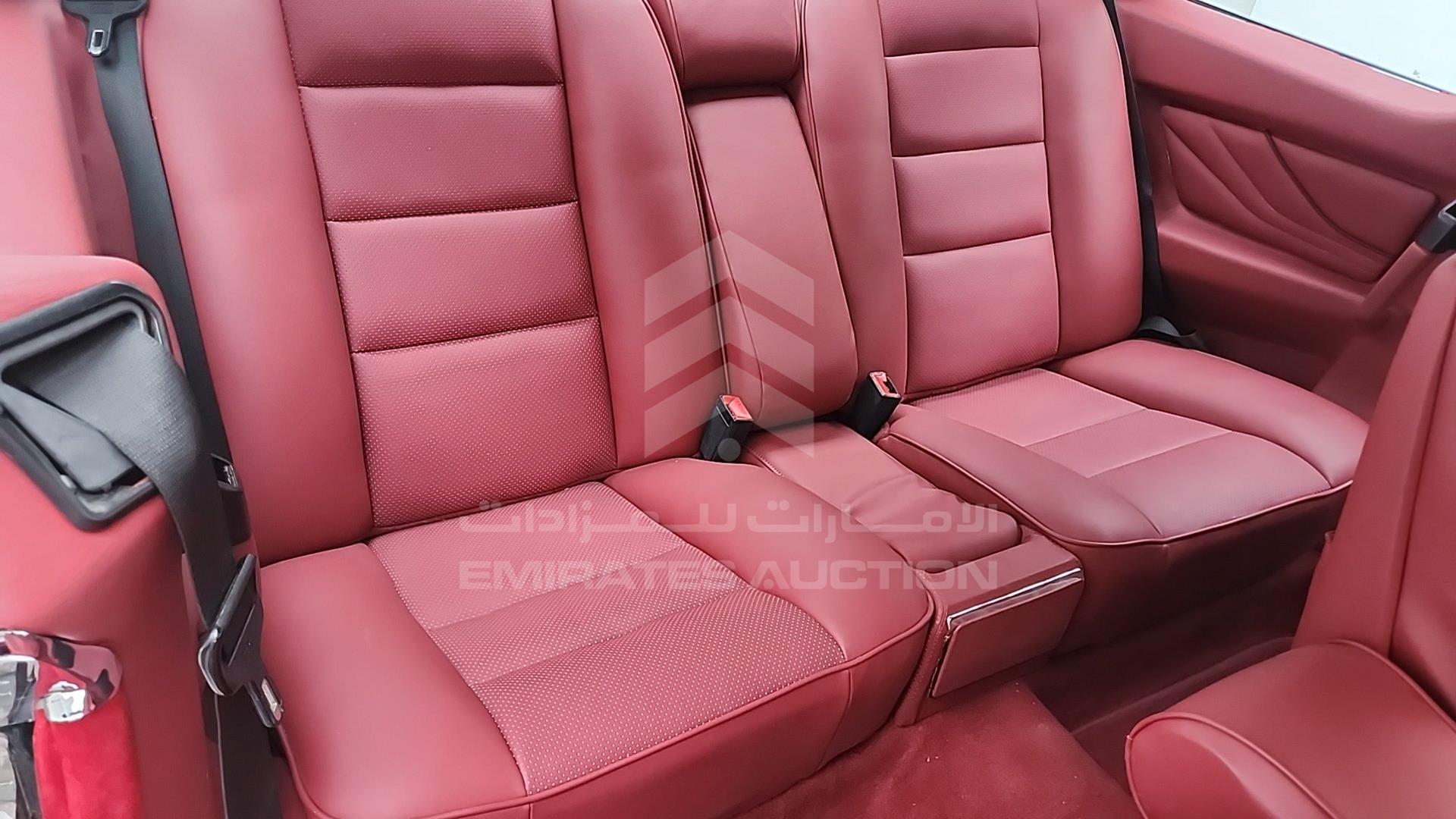 1989 MERCEDES 560 SEC VIN: WDBCA45E3KA487048