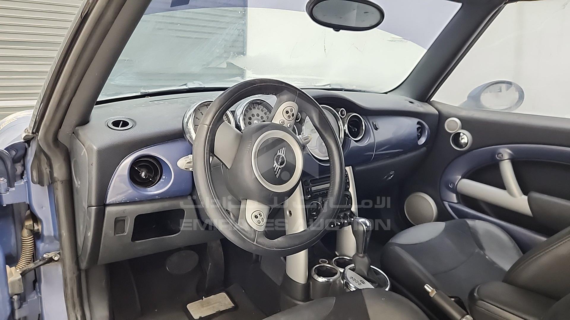 2007 MINI COOPER VIN: WMWRF31047TF92811