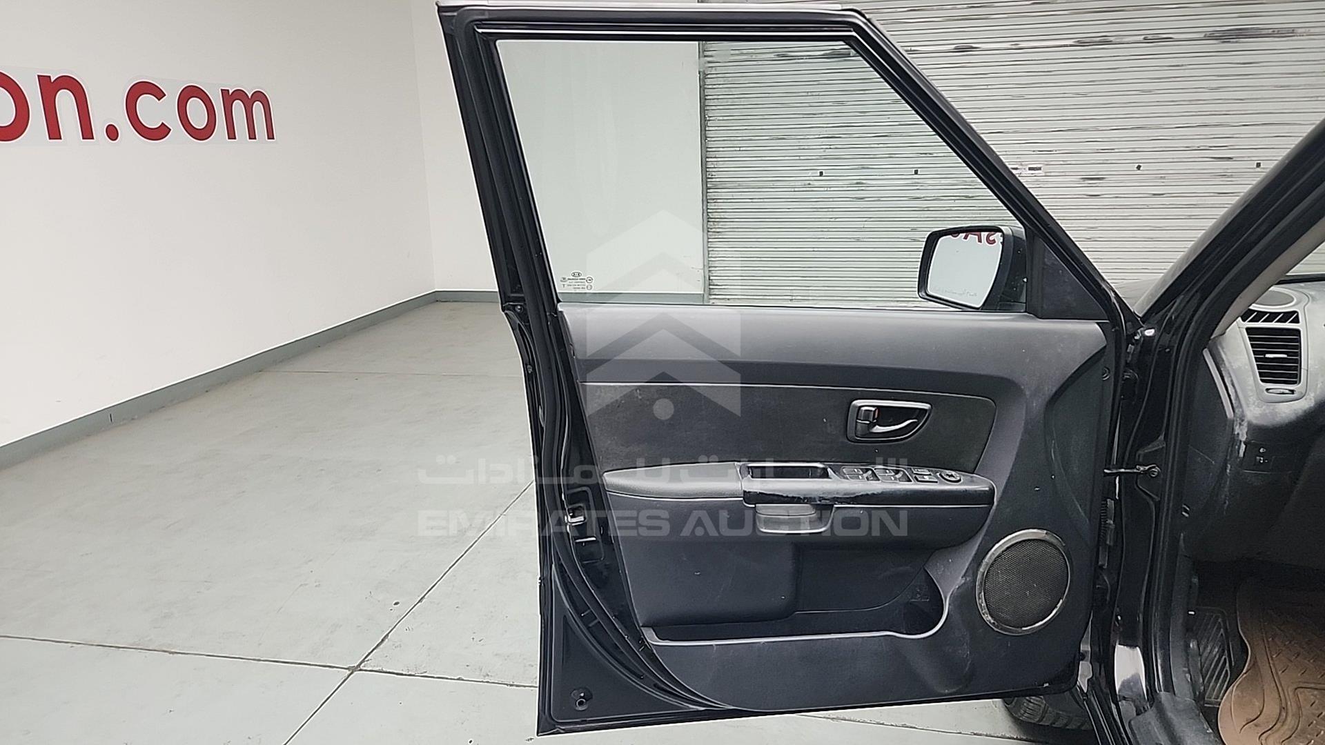 2012 KIA SOUL VIN: KNAJT8110C7323586