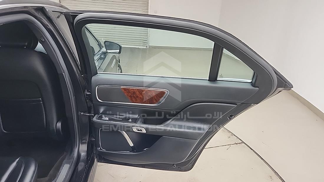 لينكولن Continental 2020 — الباب الخلفي الأيمن — صورة 28