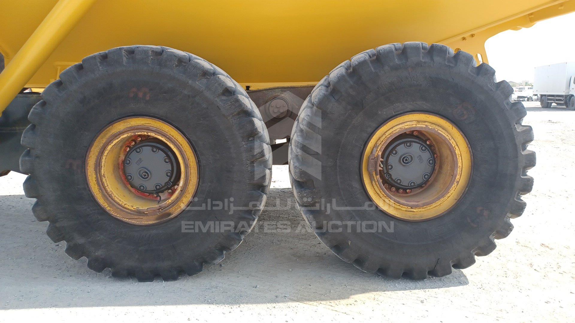 2015 KOMATSU HM400-2R VIN: KMTHM010C29007349