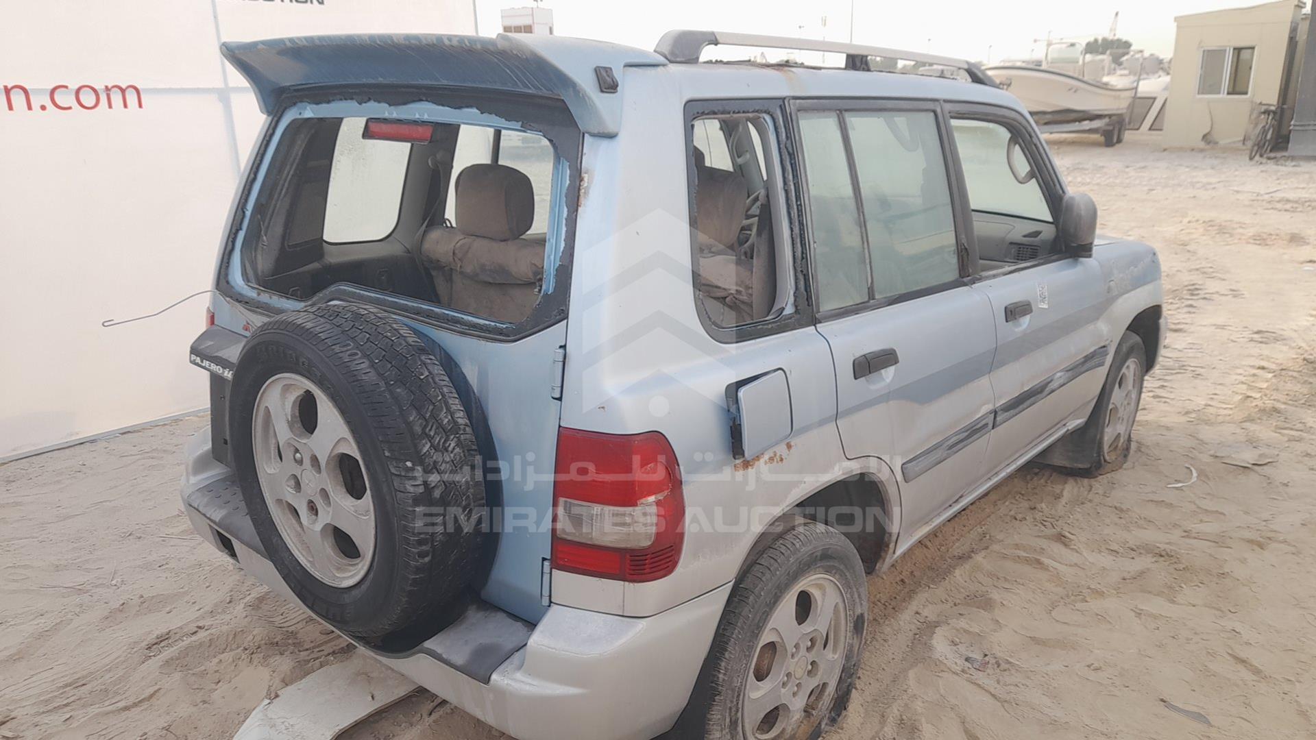 2003 MITSUBISHI PAJERO VIN: JMYLRH77W3Z704284