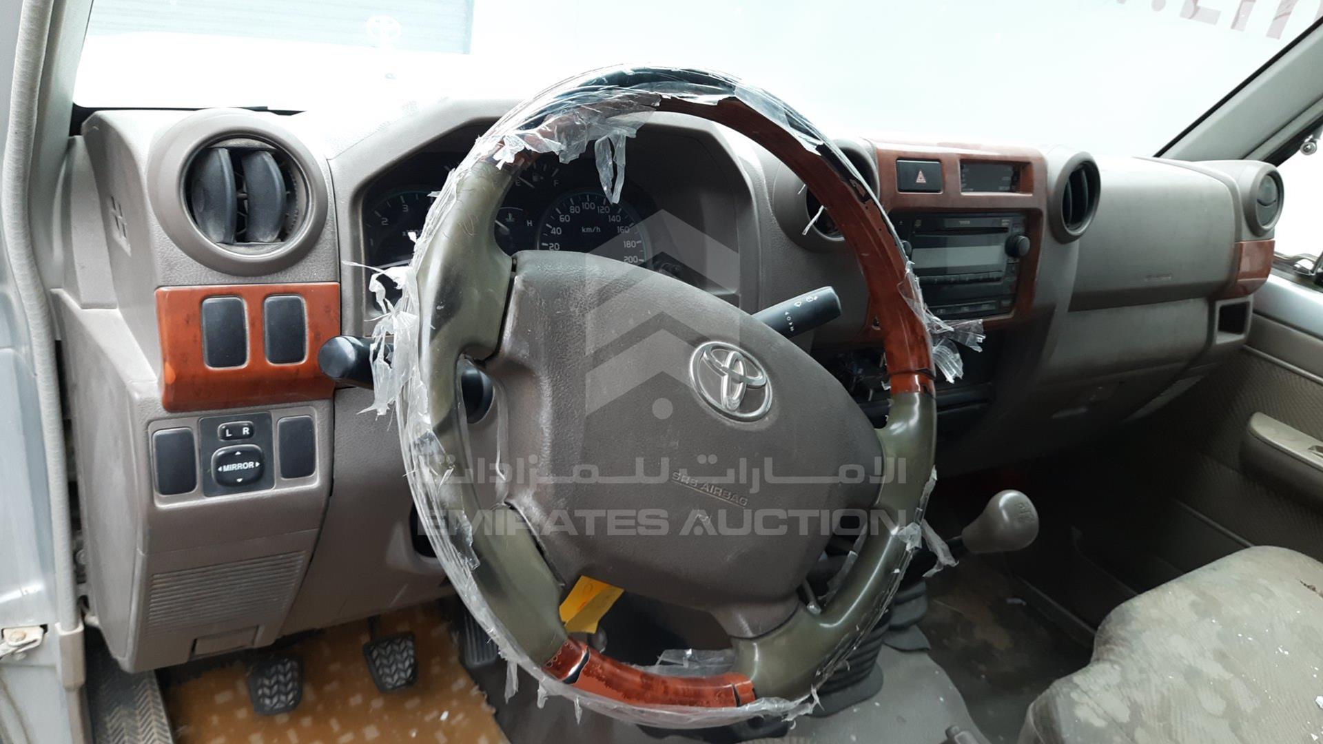 2012 TOYOTA LAND CRUISER VIN: JTFLU73J6C4521887