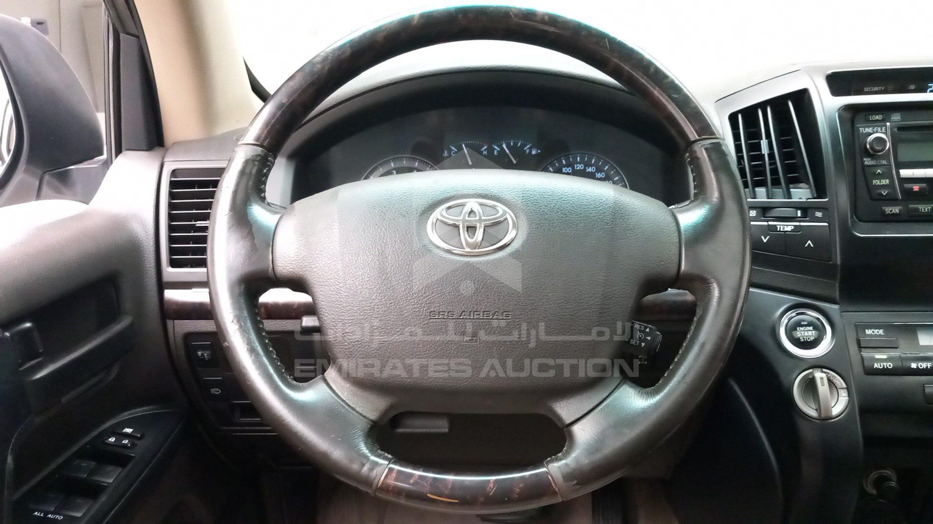 2009 TOYOTA LAND CRUISER VIN: JTMHU09J695010180