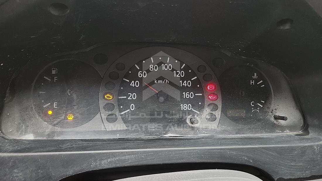 2005 Nissan Urvan — Speedometer & RPM Gauges — Photo 9