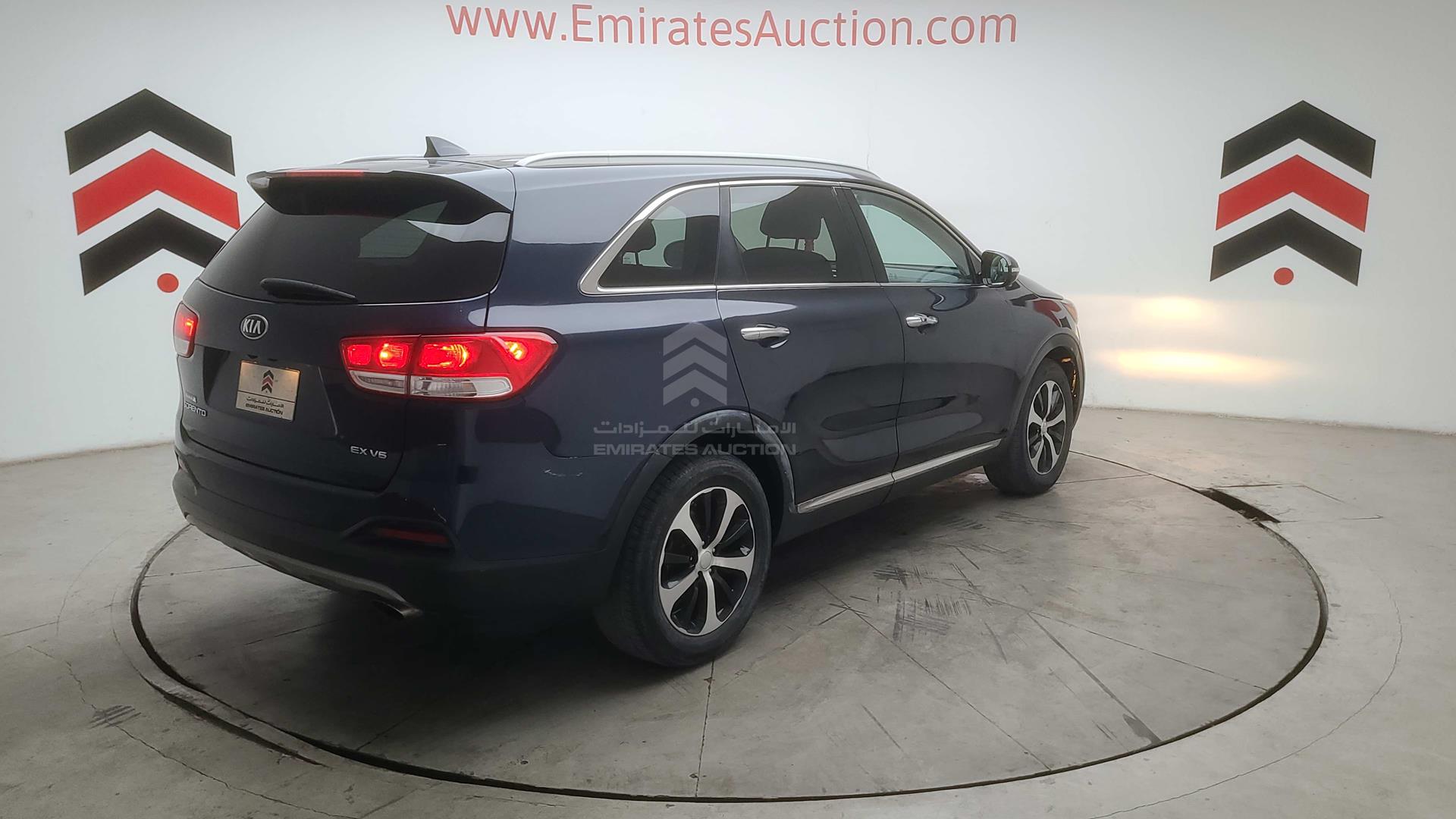 2018 KIA SORENTO VIN: 5XYPHDA51JG354243