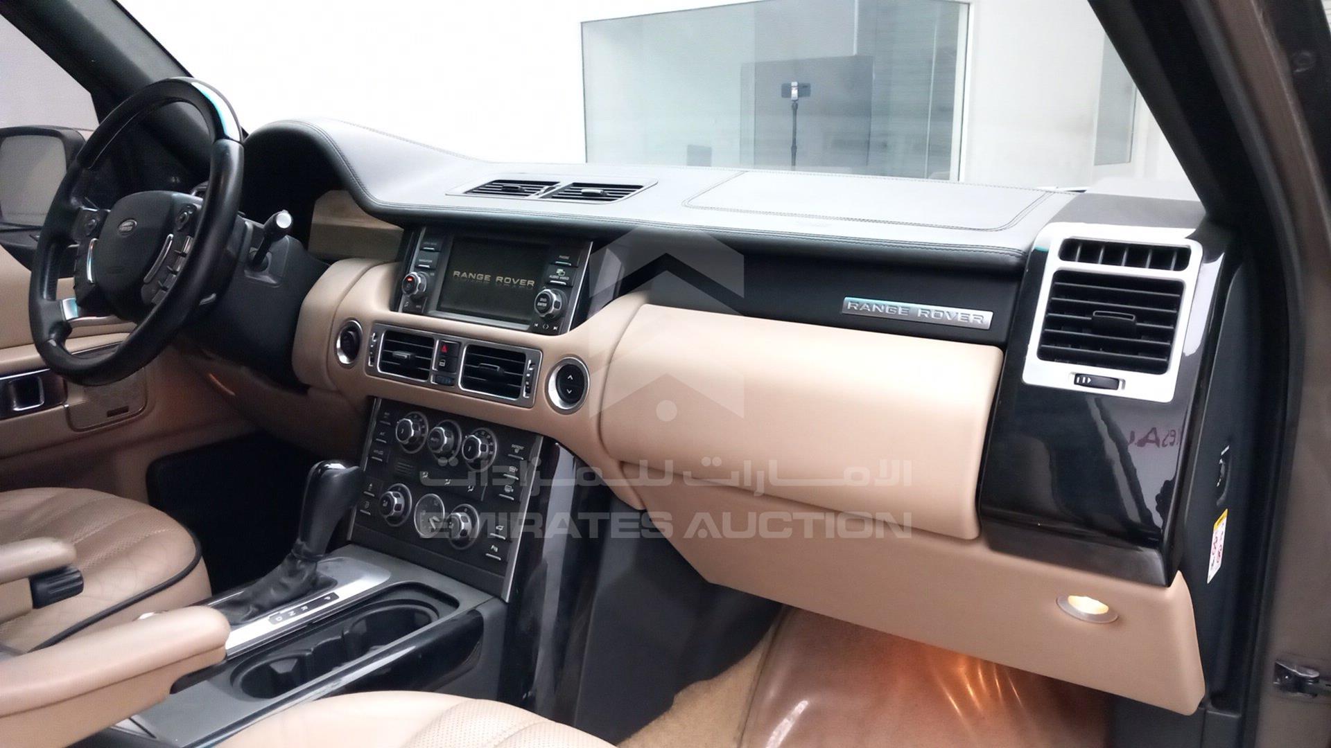 2011 RANGE ROVER VOGUE VIN: SALLMAME4BA335131