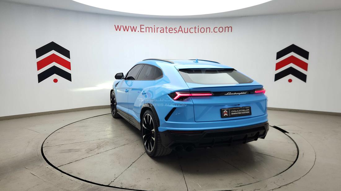2021 Lamborghini Urus — Rear Left Angle — Photo 9