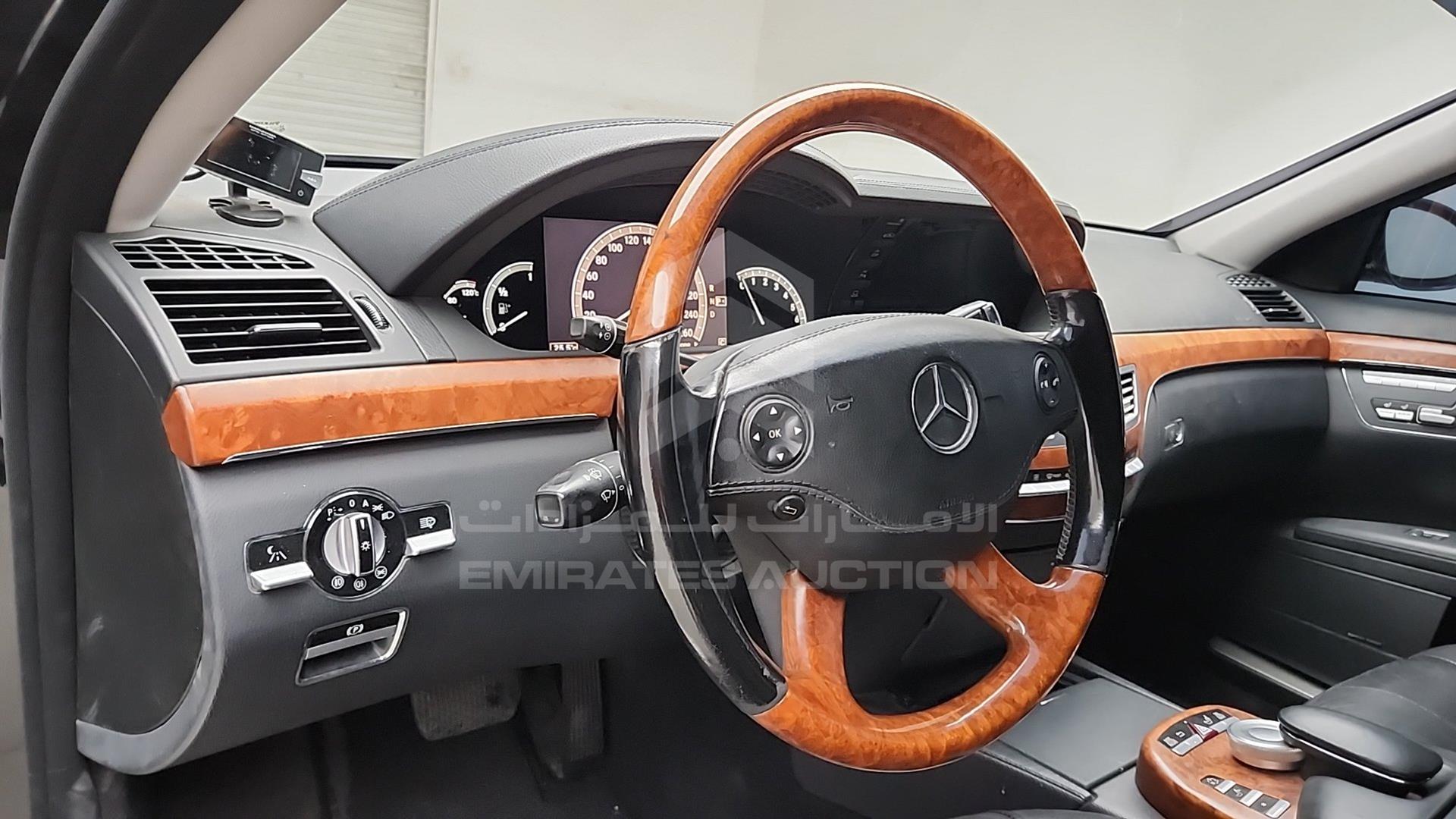 2007 MERCEDES S 550 VIN: WDD2211711A006155