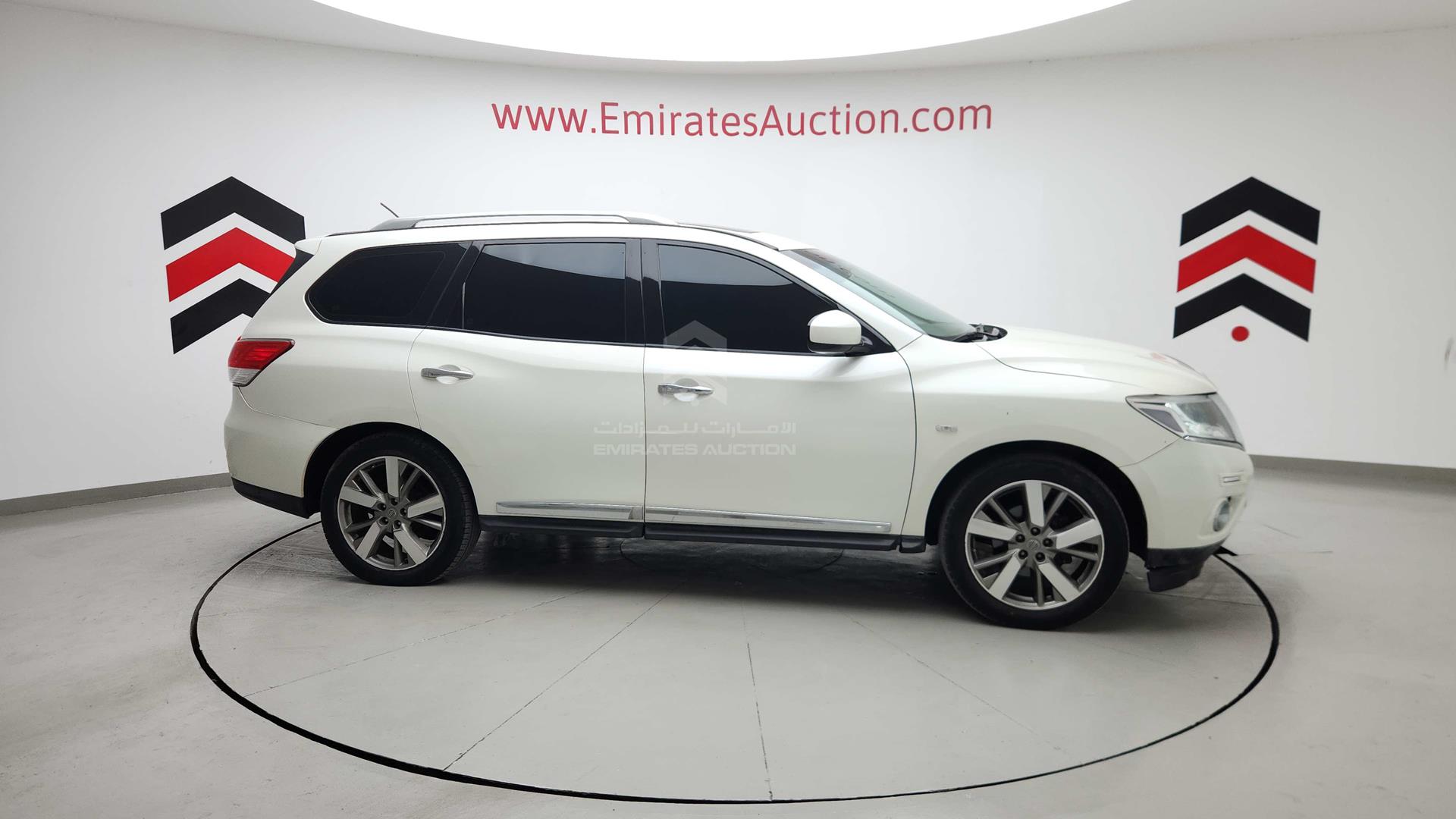 2015 NISSAN PATHFINDER VIN: 5N1AR2M52FC629449