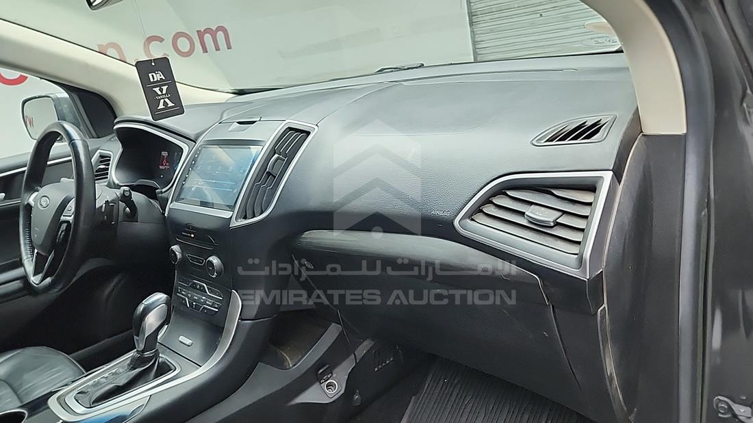 فورد ايدج 2018 — زاوية واجهة الراكب الأمامي الأيمن — صورة 27