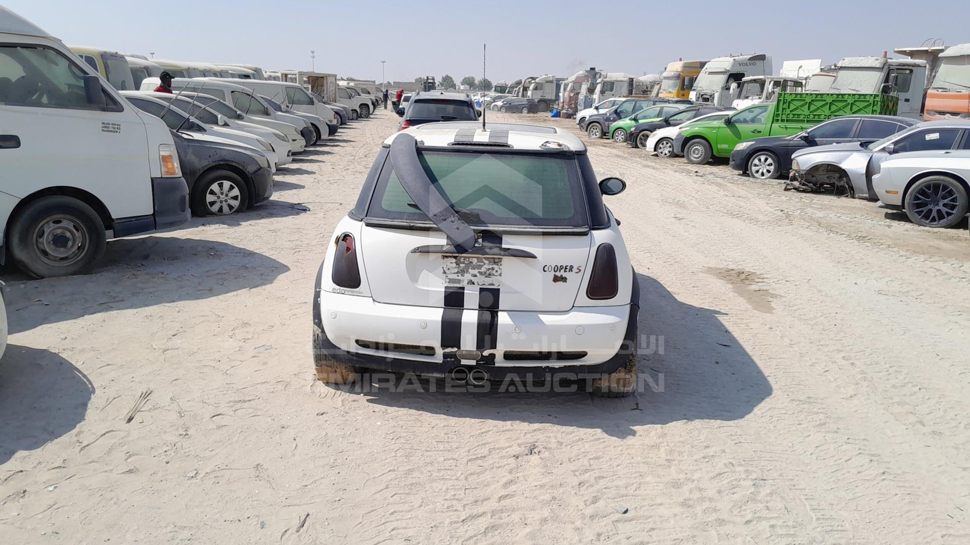 2005 MINI COOPER VIN: WMWRE31005TD29943