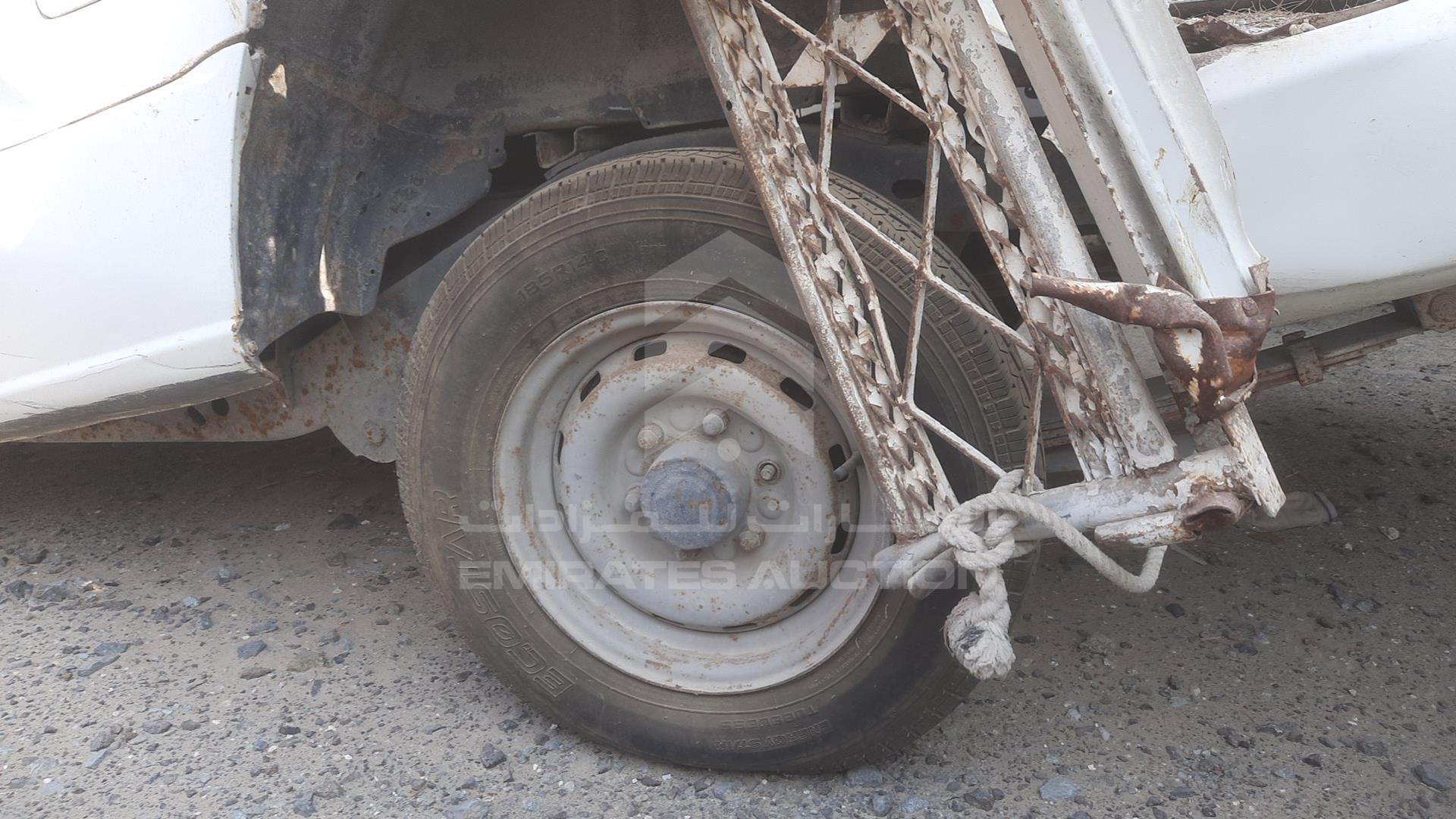 2001 MITSUBISHI L 200 VIN: JMY0NK1201P700460