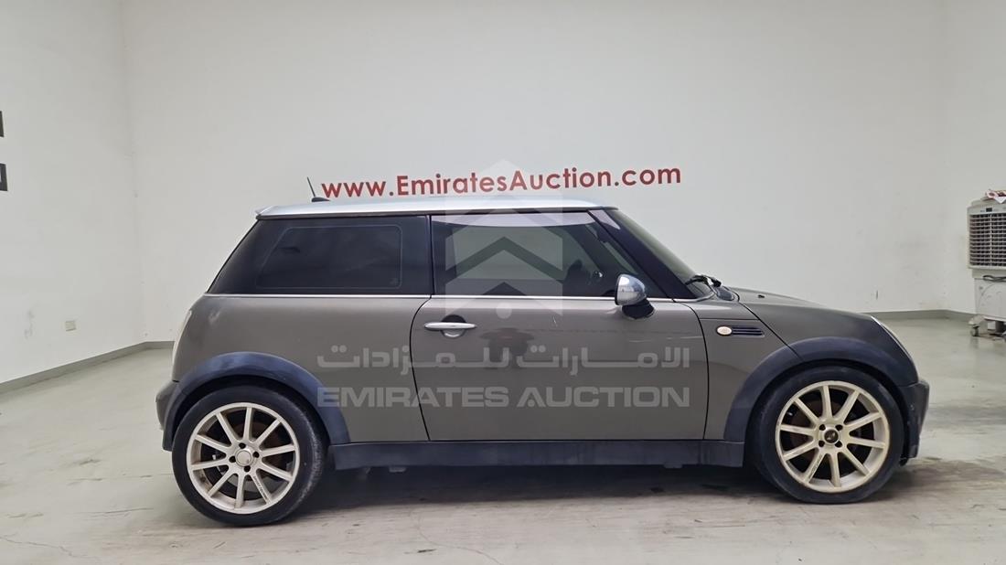 2006 Mini Cooper — Front Right Angle — Photo 9