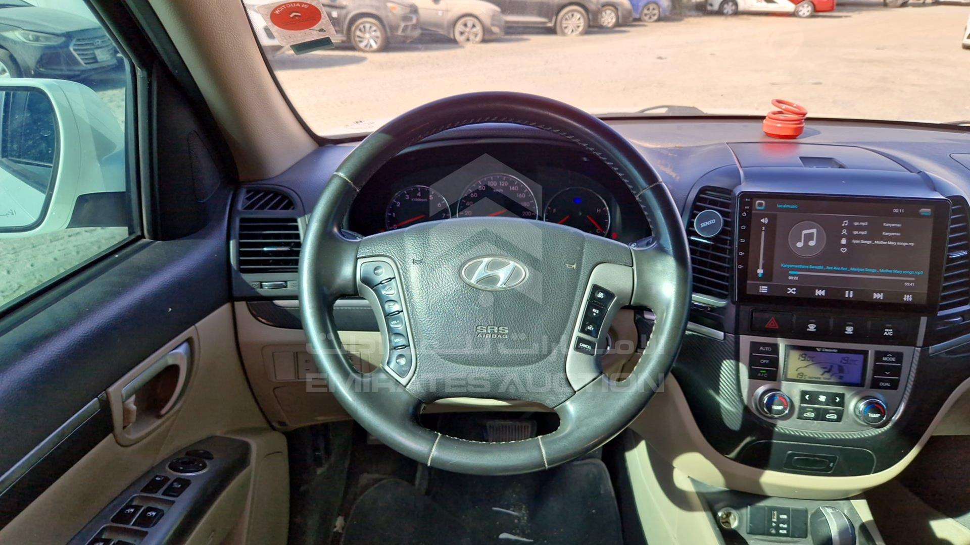 2011 HYUNDAI SANTA FE VIN: KMHSH81G6BU721605