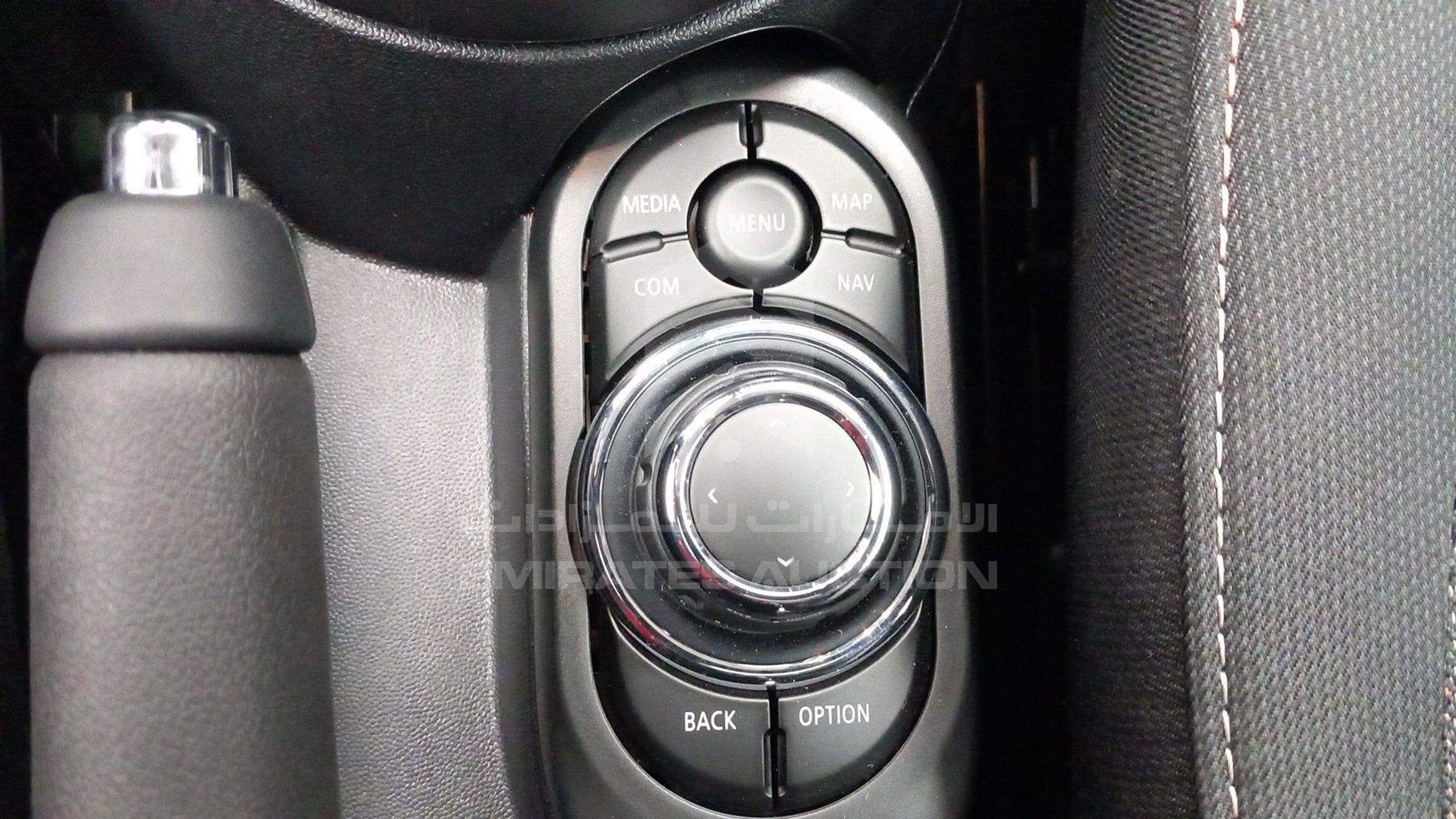 2024 MINI COOPER VIN: WMW31DK06R2V86104