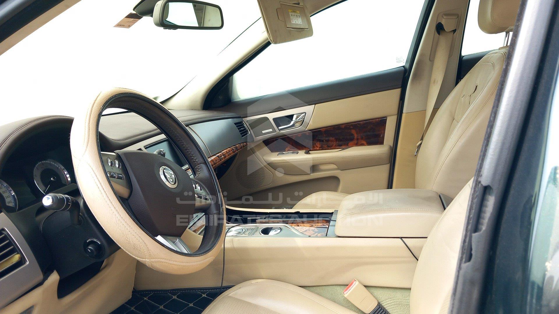 SAJAA06F09HR26198 - 2009 Jaguar XF - #429401
