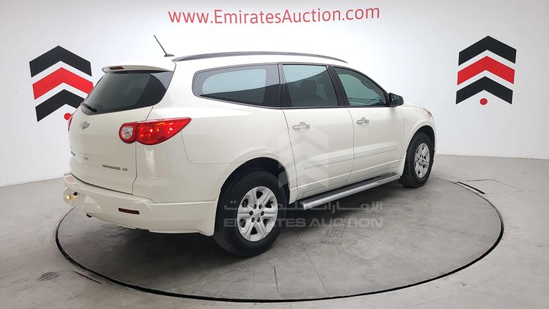 1GNKR8ED9CJ235432 Auction: EmiratesAuction Lot: 413741 1GNKR8ED9CJ235432 Chevrolet Traverse 2012 WHITE Photo 47