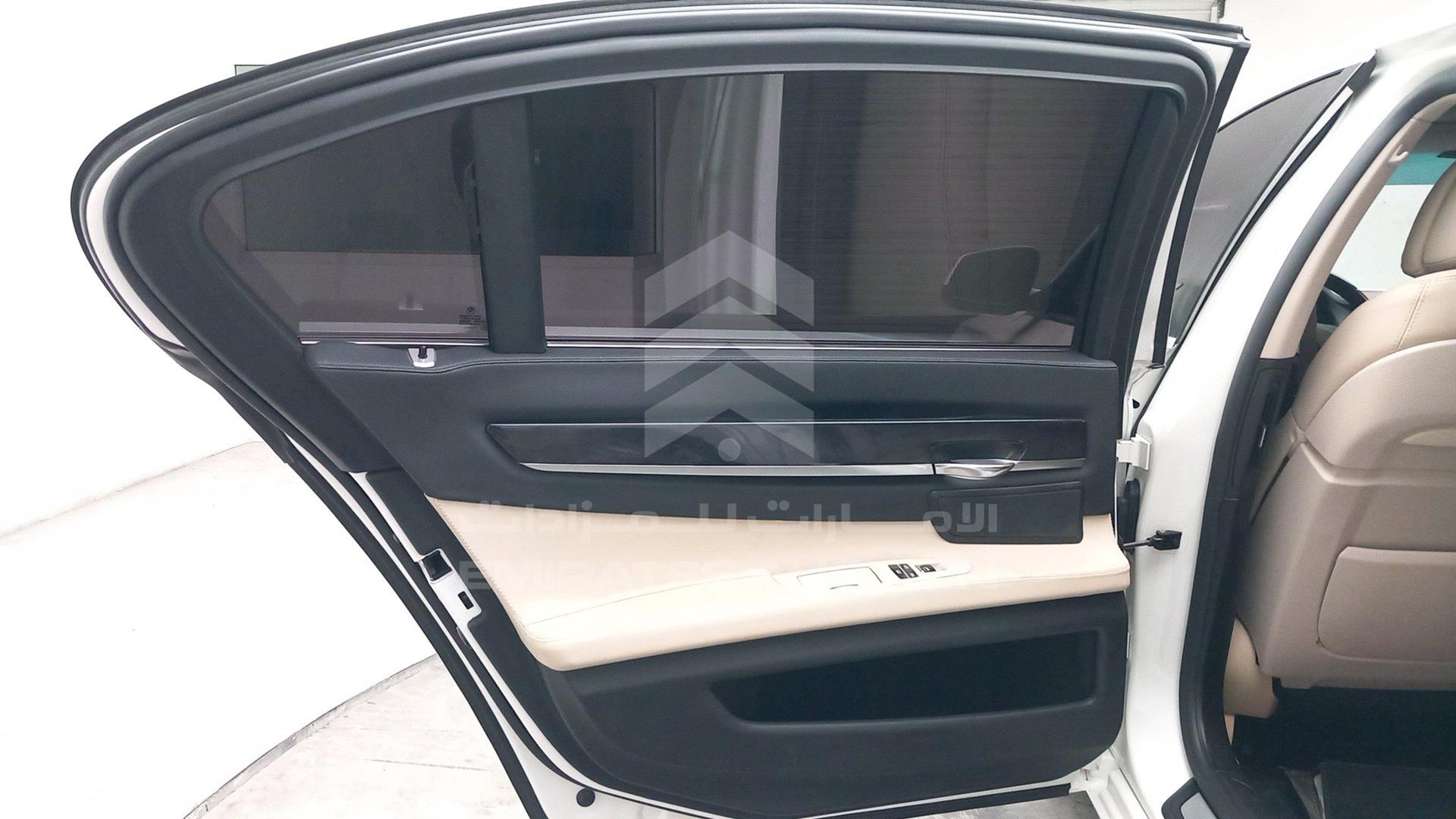 2009 BMW 740 IL VIN: WBAKB410X9CY46332