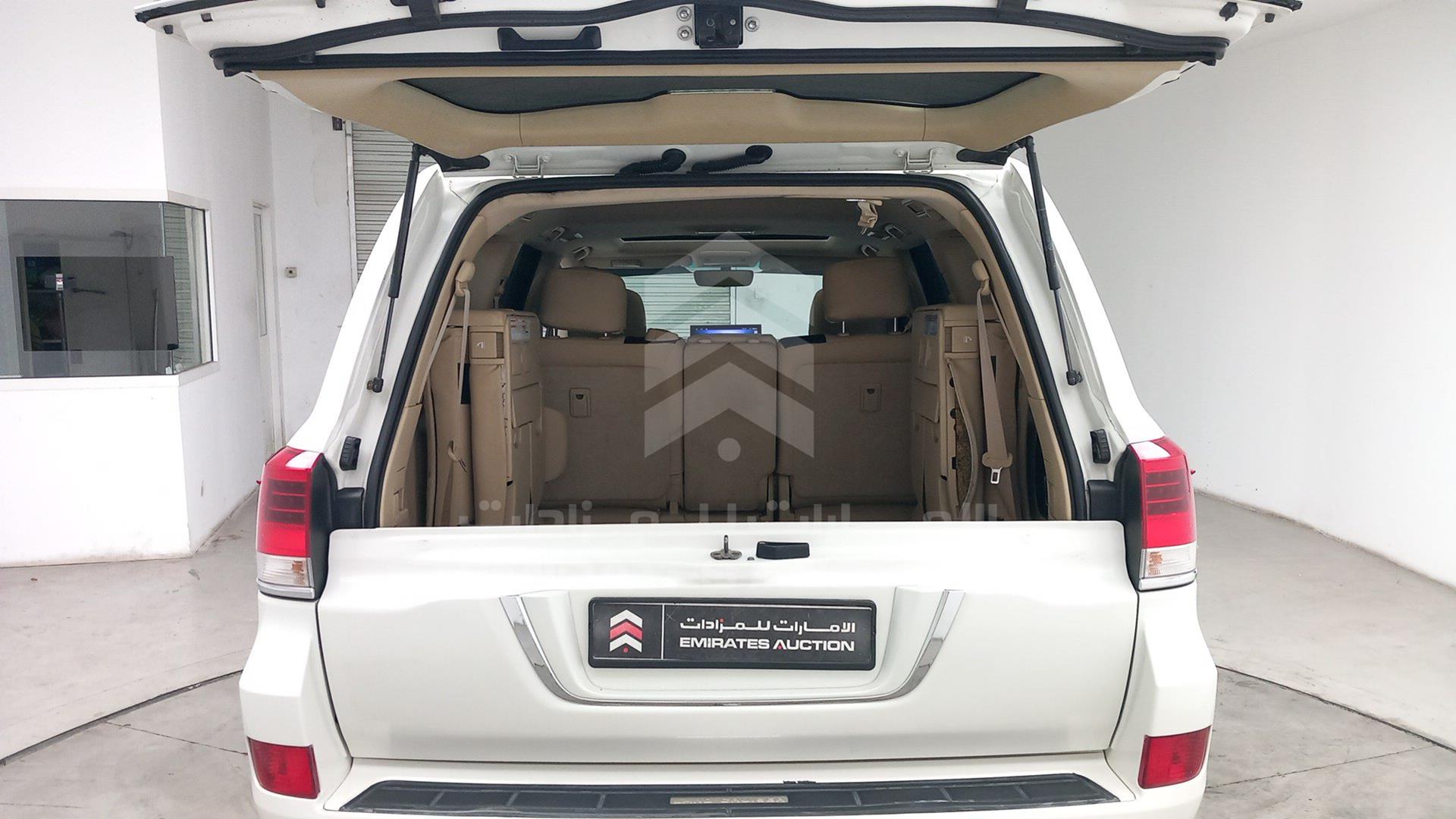 2016 TOYOTA LAND CRUISER VIN: JTMHY05J6G4036341