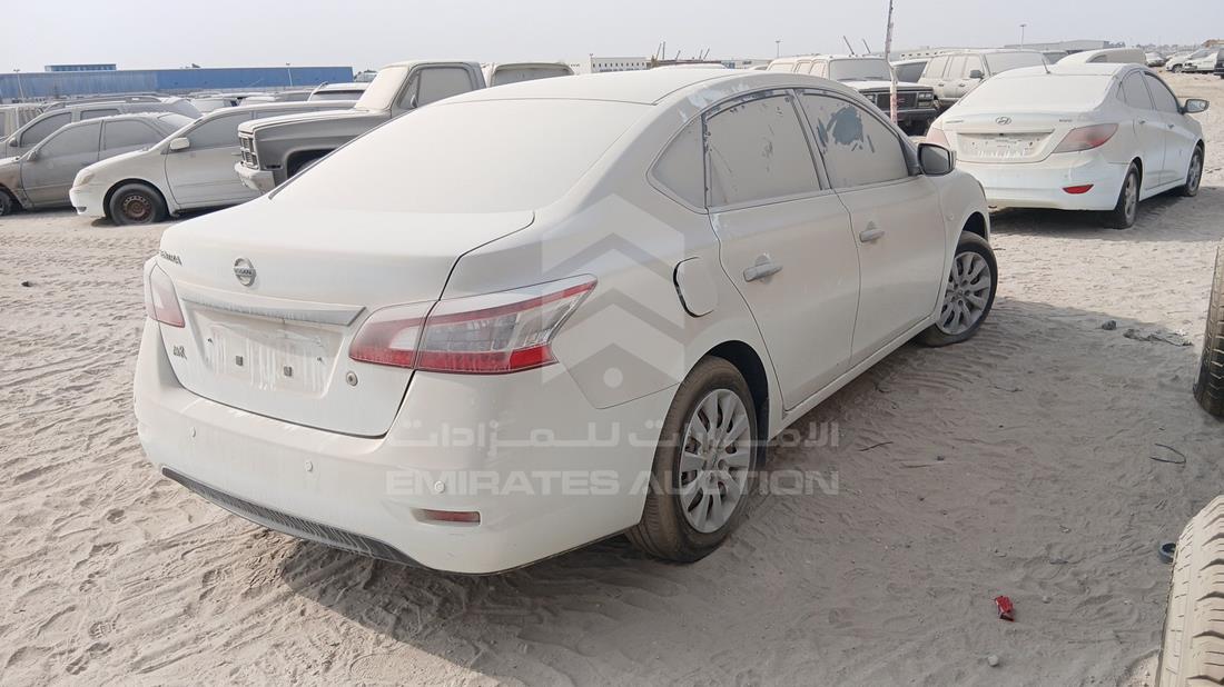 نيسان سينترا 2019 — الزاوية الخلفية اليمنى — صورة 8