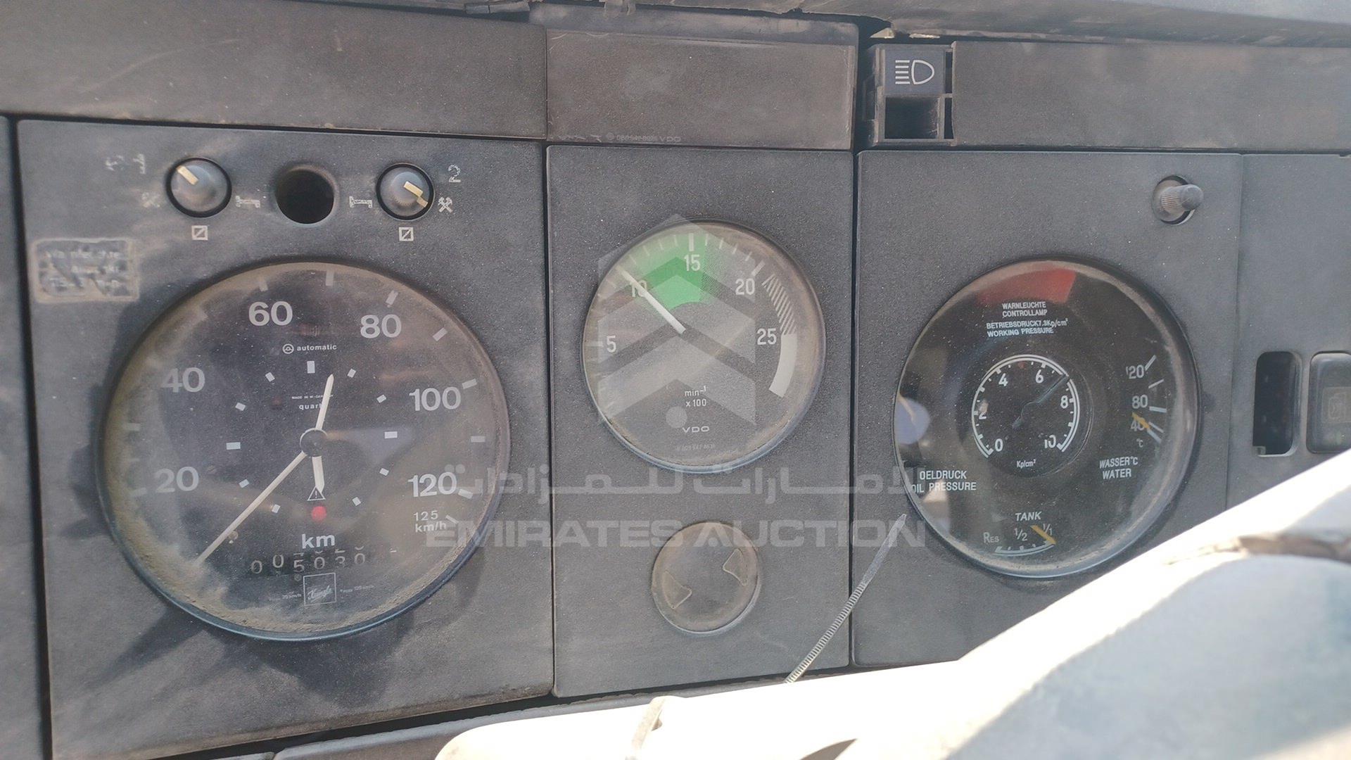 1990 MERCEDES --- VIN: WDB65347515561194