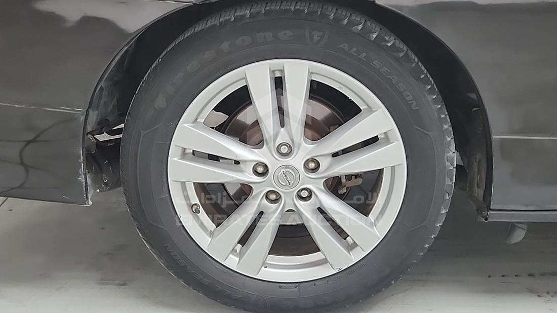 2011 Nissan Quest — Rear Right Tyre — Photo 35