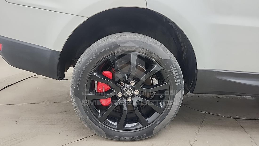 2014 Range Rover Sport — Rear Right Tyre — Photo 35