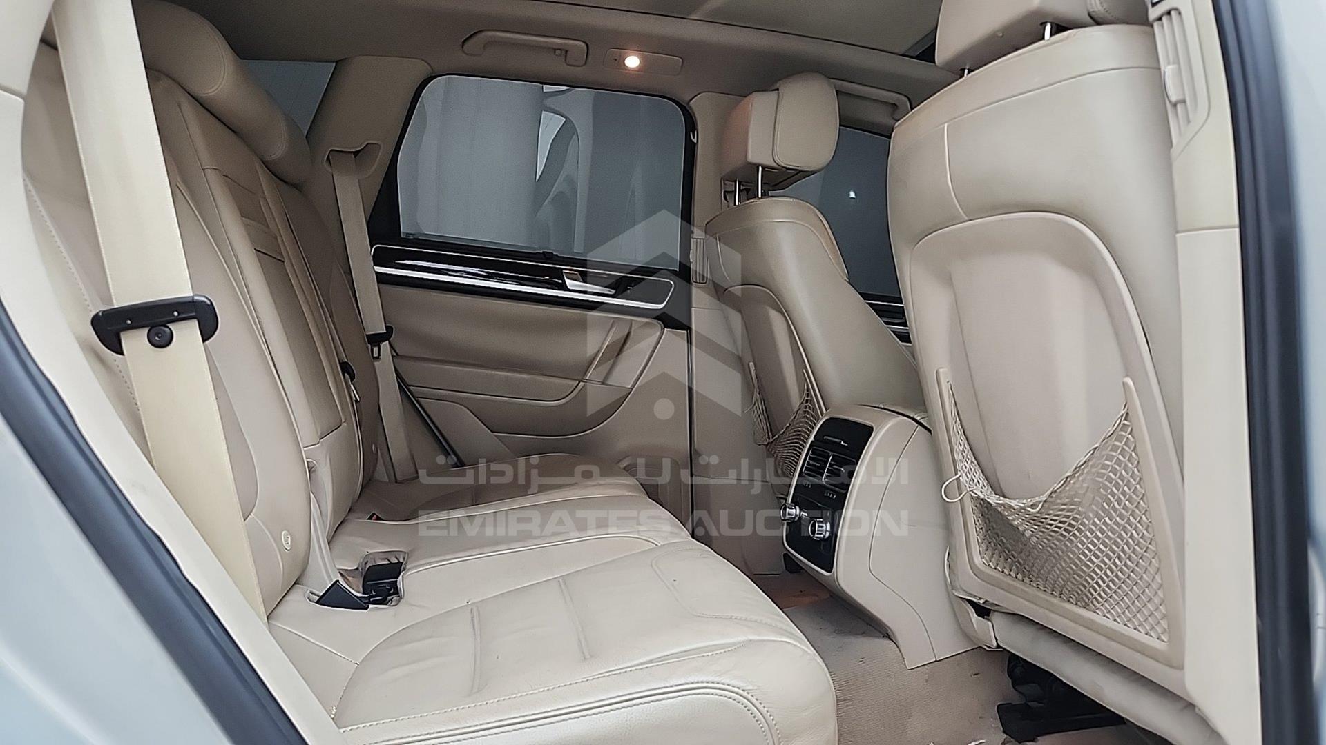 2012 VOLKSWAGEN TOUAREG VIN: WVGBC27P0CD000121