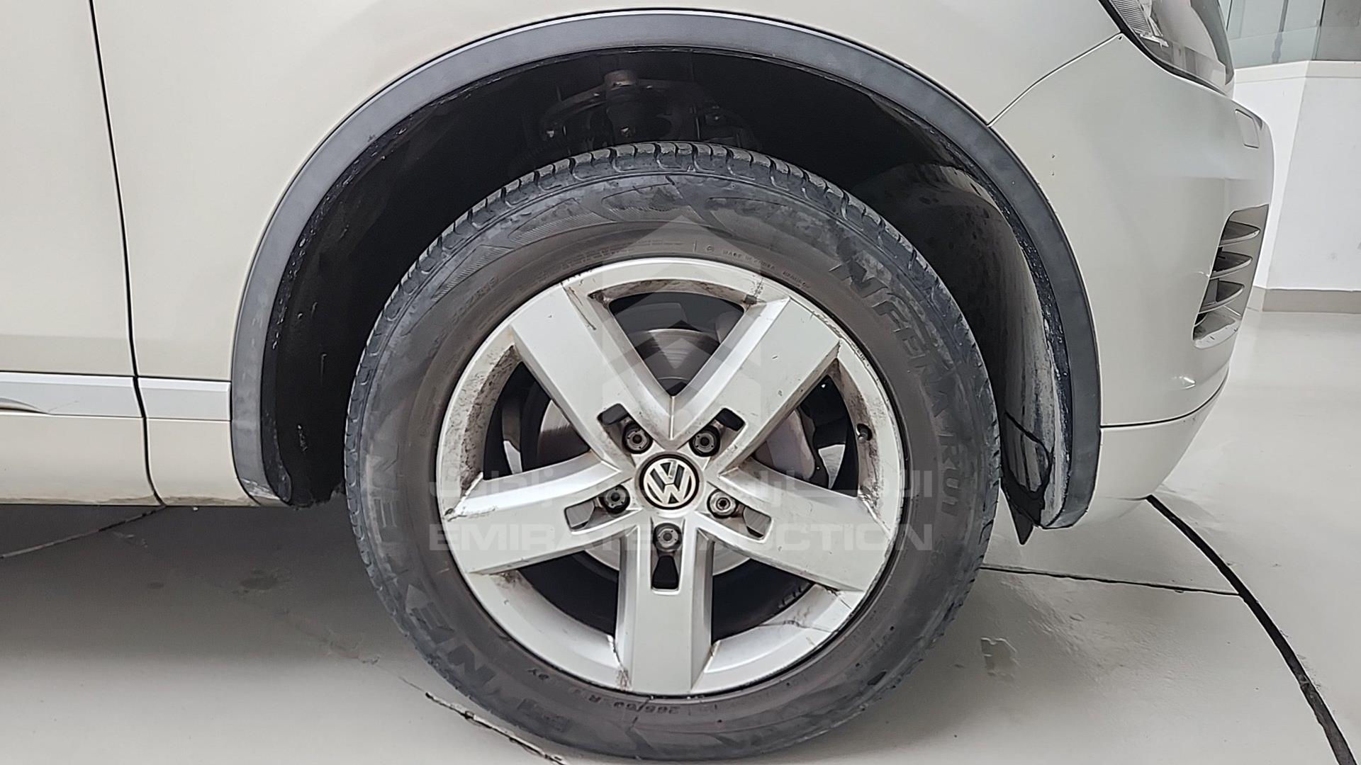 2012 VOLKSWAGEN TOUAREG VIN: WVGBC27P0CD000121