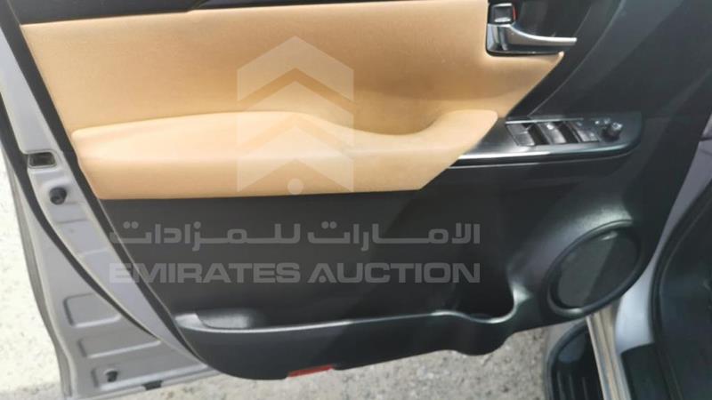 VIN: MHFDX8FS5J0088408 Auction: EmiratesAuction Lot: 347299 MHFDX8FS5J0088408 Toyota Fortuner 2018 SILVER Photo 15