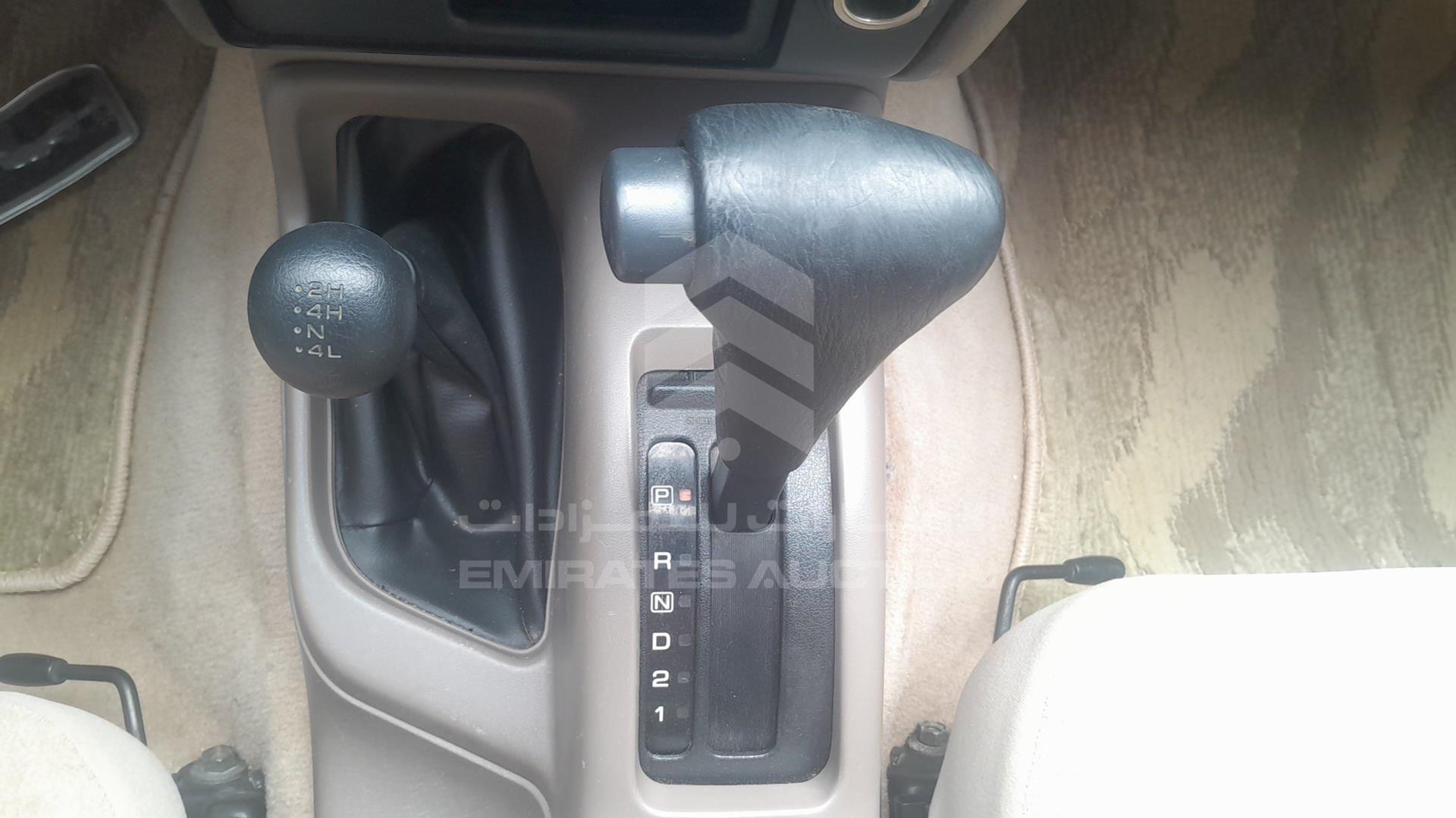 2002 NISSAN PATHFINDER VIN: JN8AR05Y92W523305