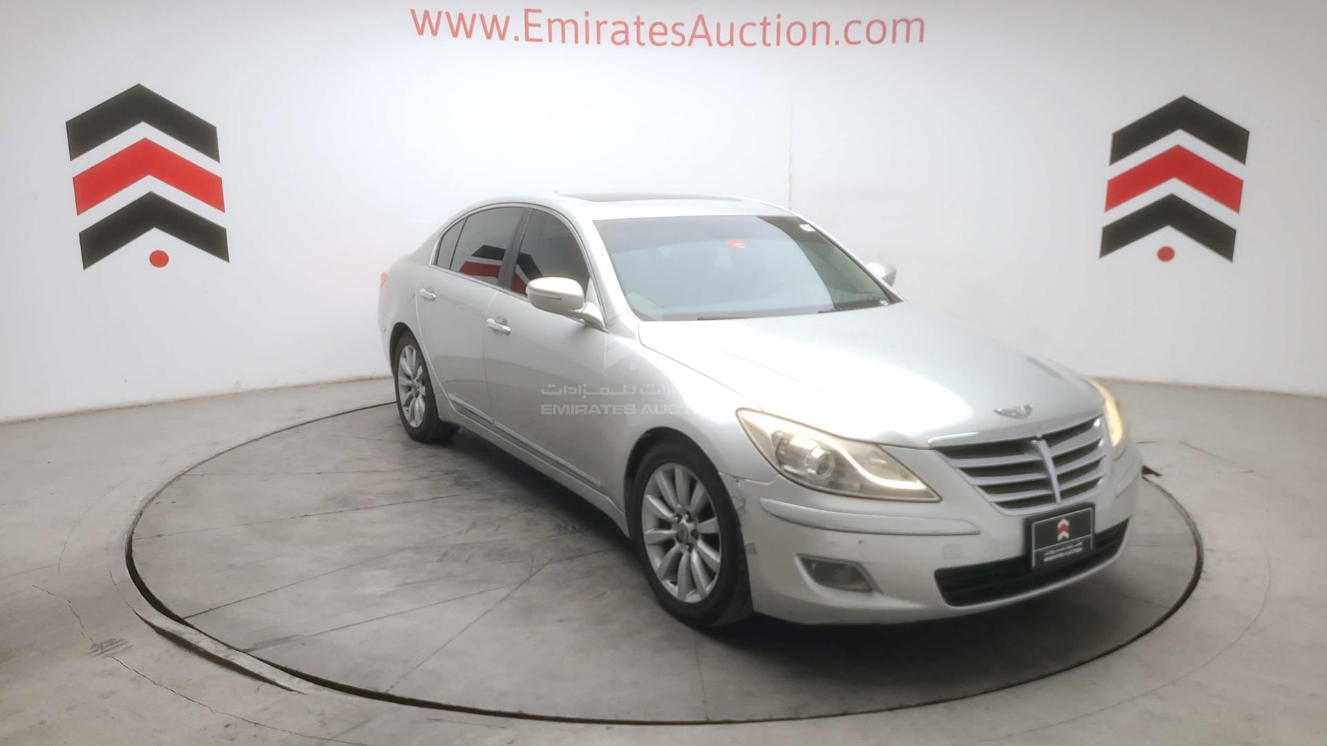 2011 HYUNDAI GENESIS VIN: KMHGC4DF3BU124072