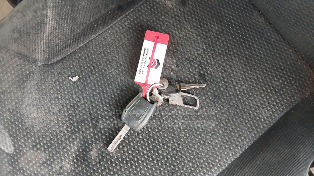 Man — Keys — Photo 3