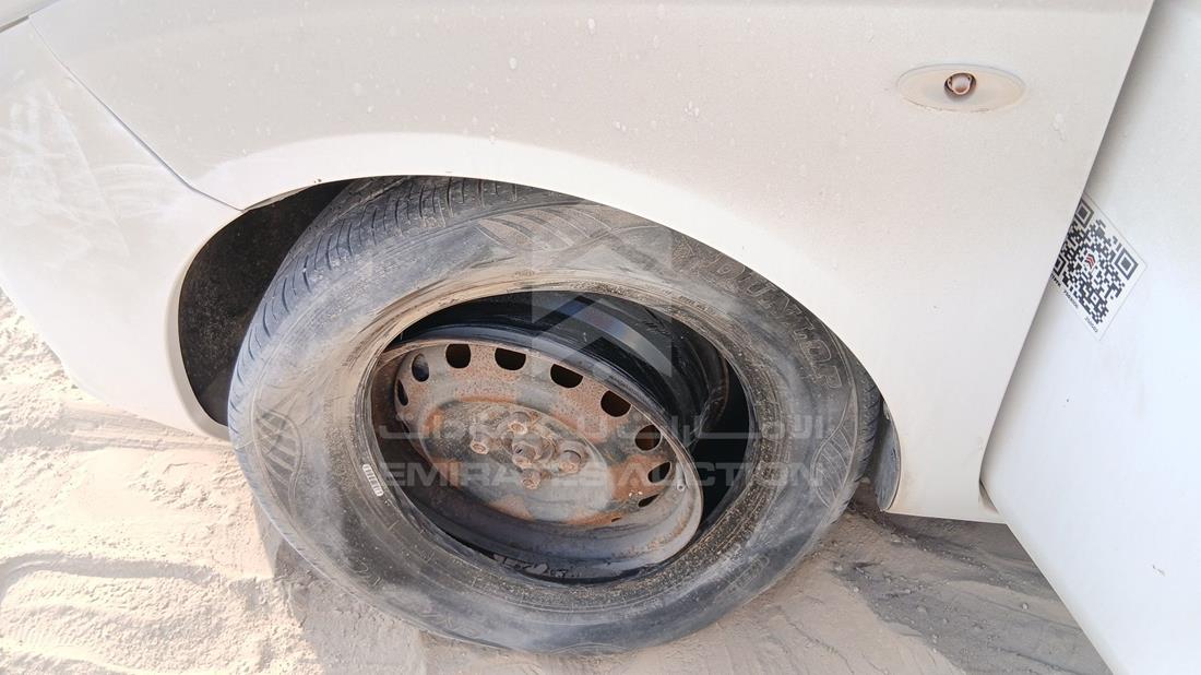 نيسان صني 2012 — الإطار الأمامي الأيسر — صورة 32