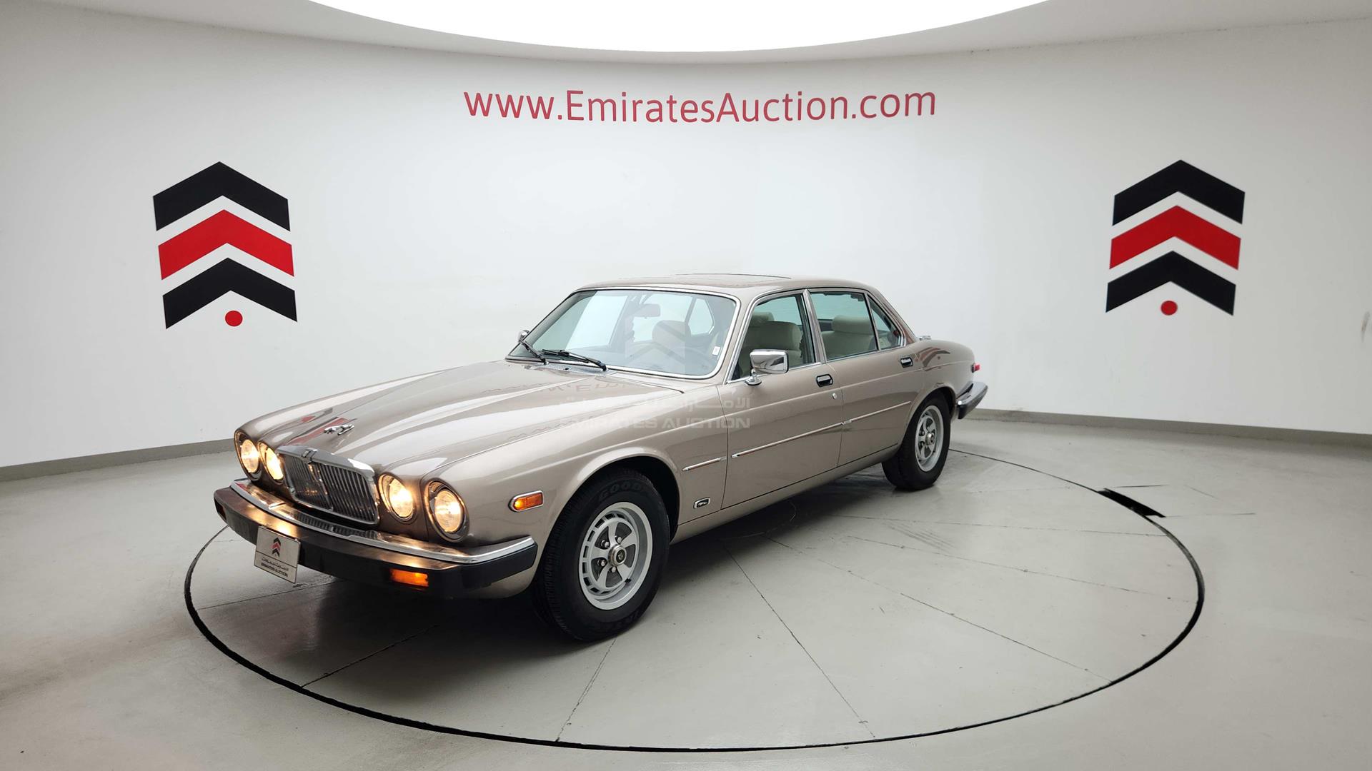 1987 JAGUAR XJ 6 VIN: SAJAY1345HC476001