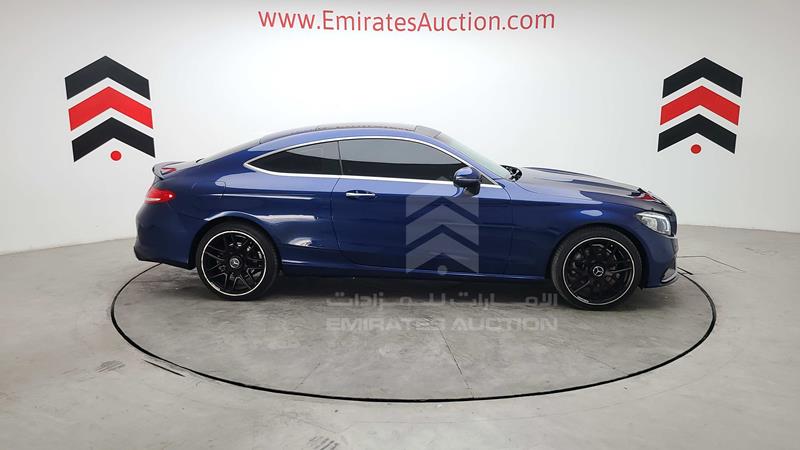 WDDWJ4JB4HF383700 Auction: EmiratesAuction Lot: 406062 WDDWJ4JB4HF383700 Mercedes C 300 2017 BLUE Photo 44