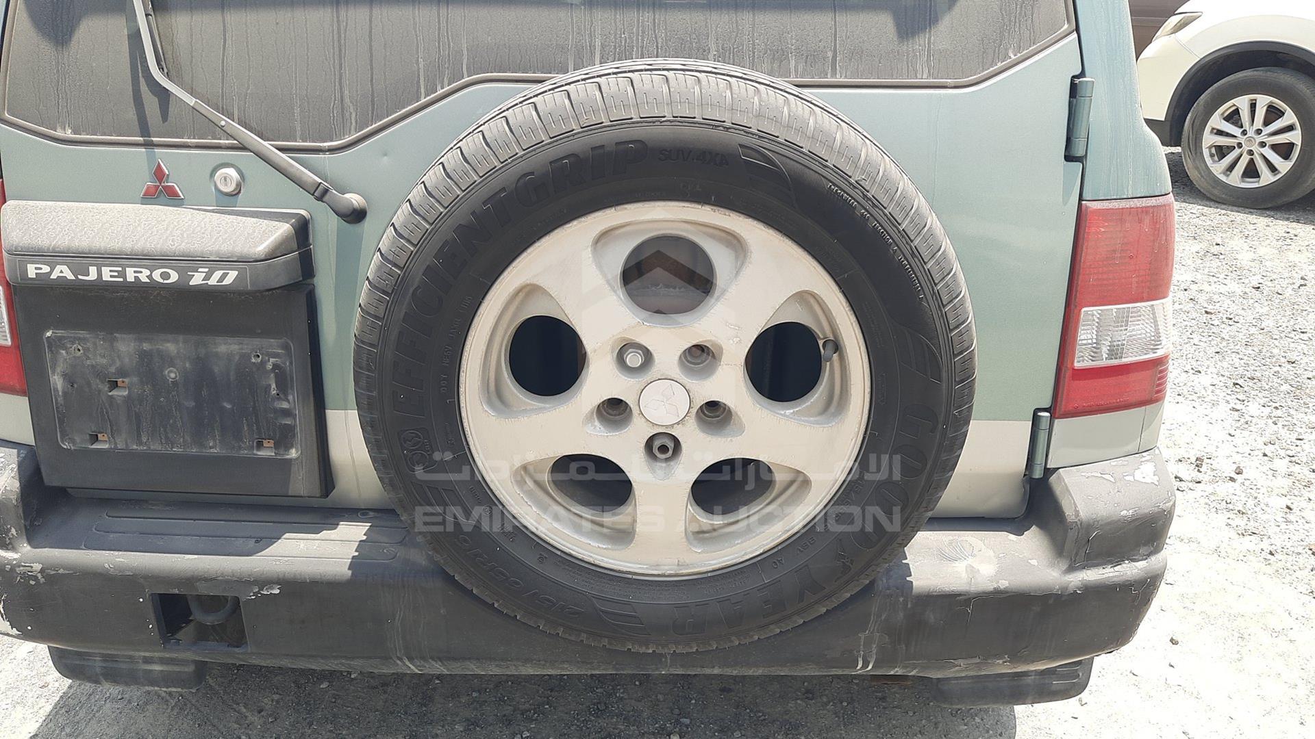 2000 MITSUBISHI PAJERO VIN: JMYLRH76WYY700118