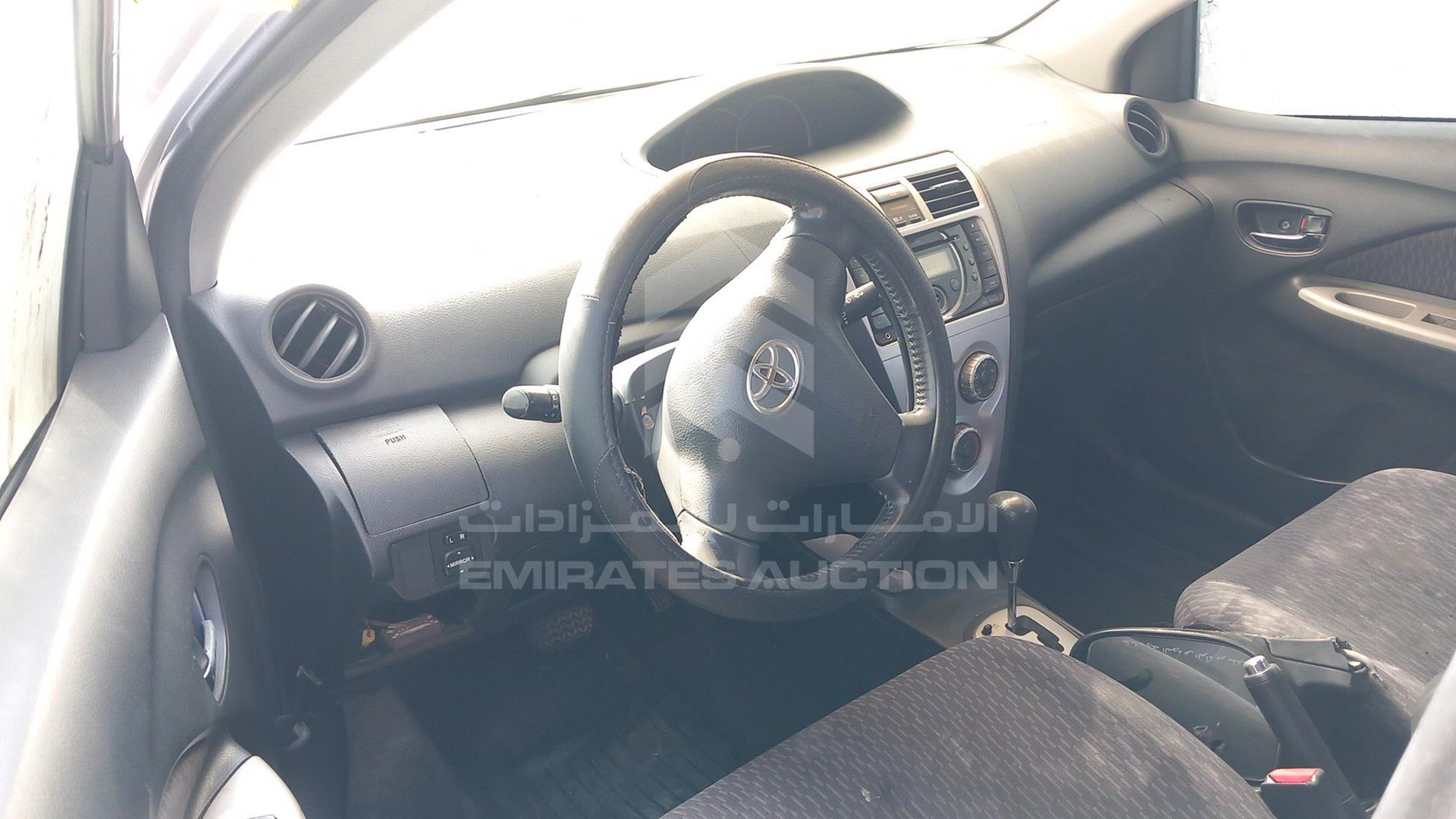 2011 TOYOTA YARIS VIN: JTDBW9236B4051565