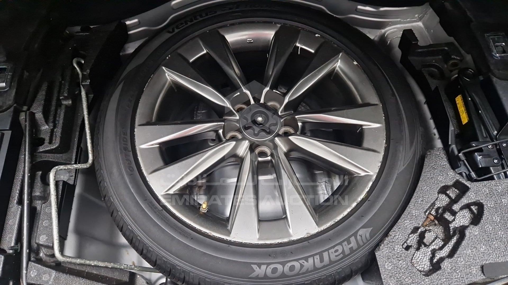 2013 LEXUS LS 460 VIN: JTHCL1EFXD5016138