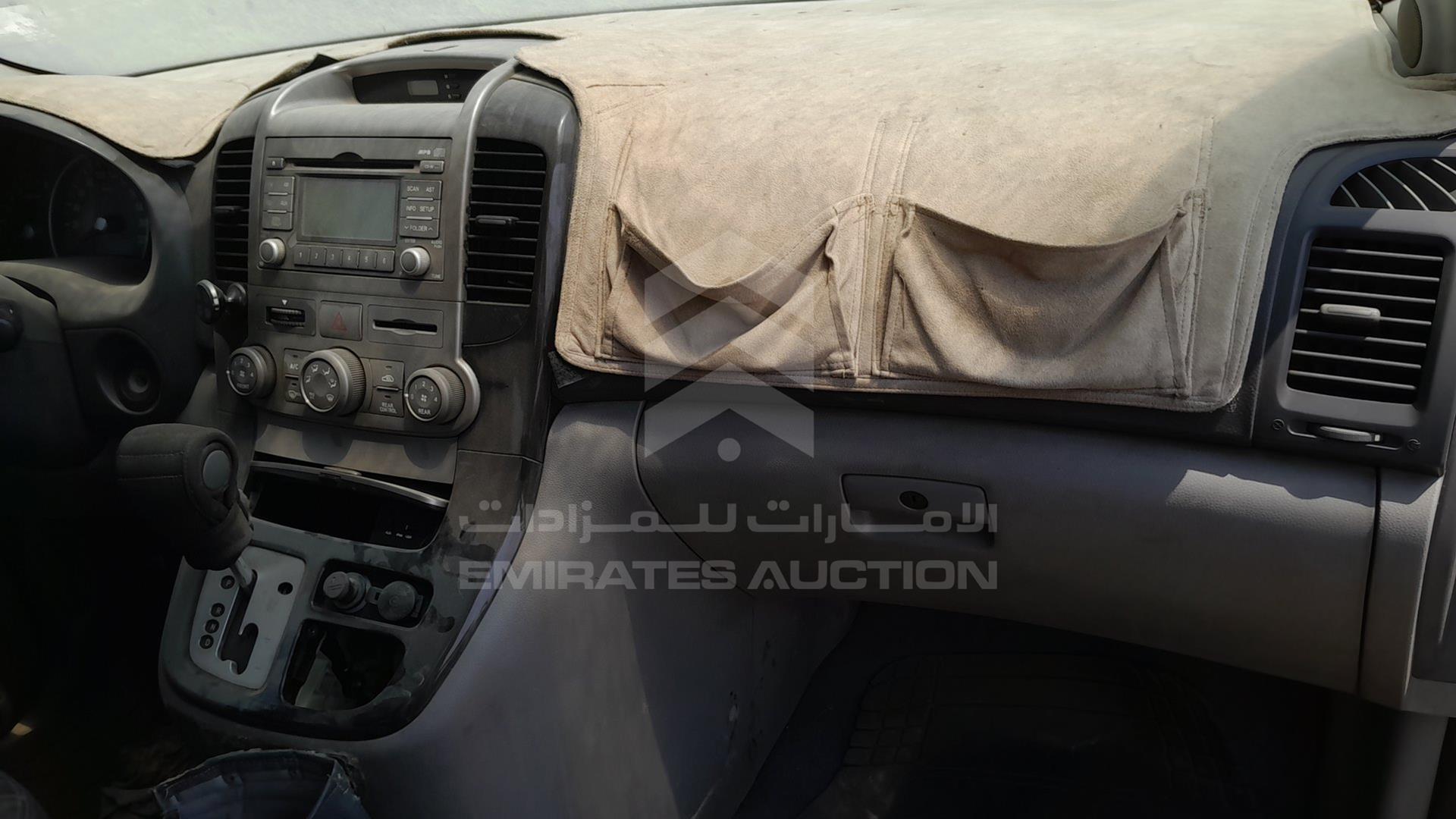 2011 KIA CARNIVAL VIN: KNAMH8172B6368472