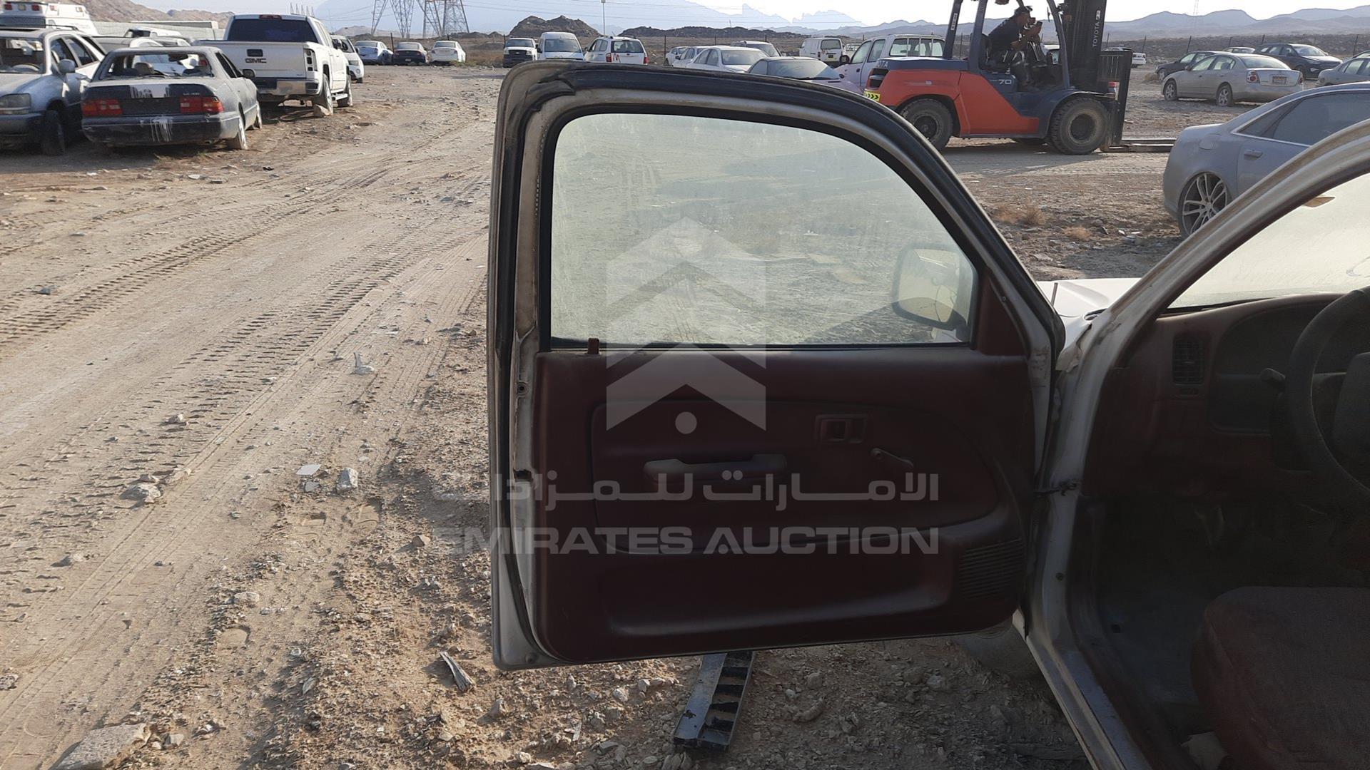 2000 TOYOTA HILUX VIN: JT4AG4265Y0016439
