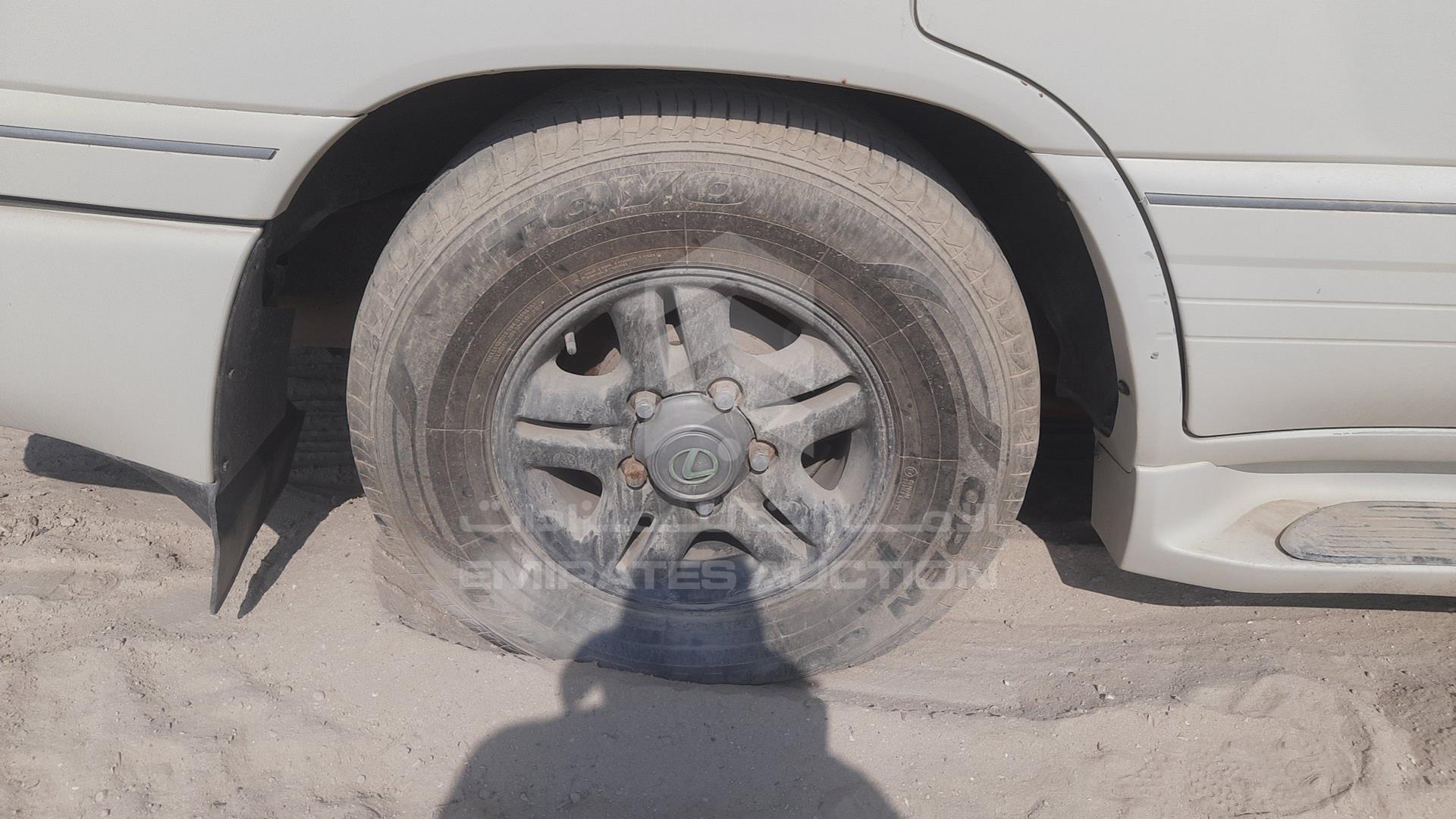 1999 LEXUS LX 470 VIN: JT6HT00WXX0043518