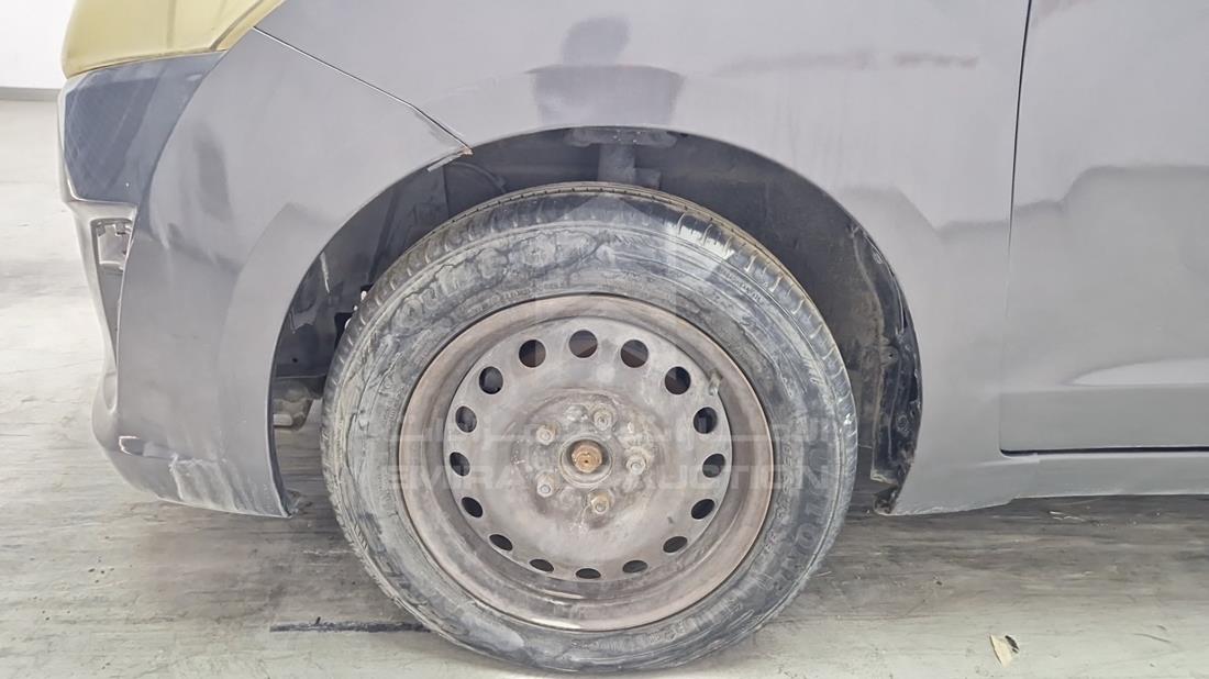 2015 Suzuki Ertiga — Front Left Tyre — Photo 42