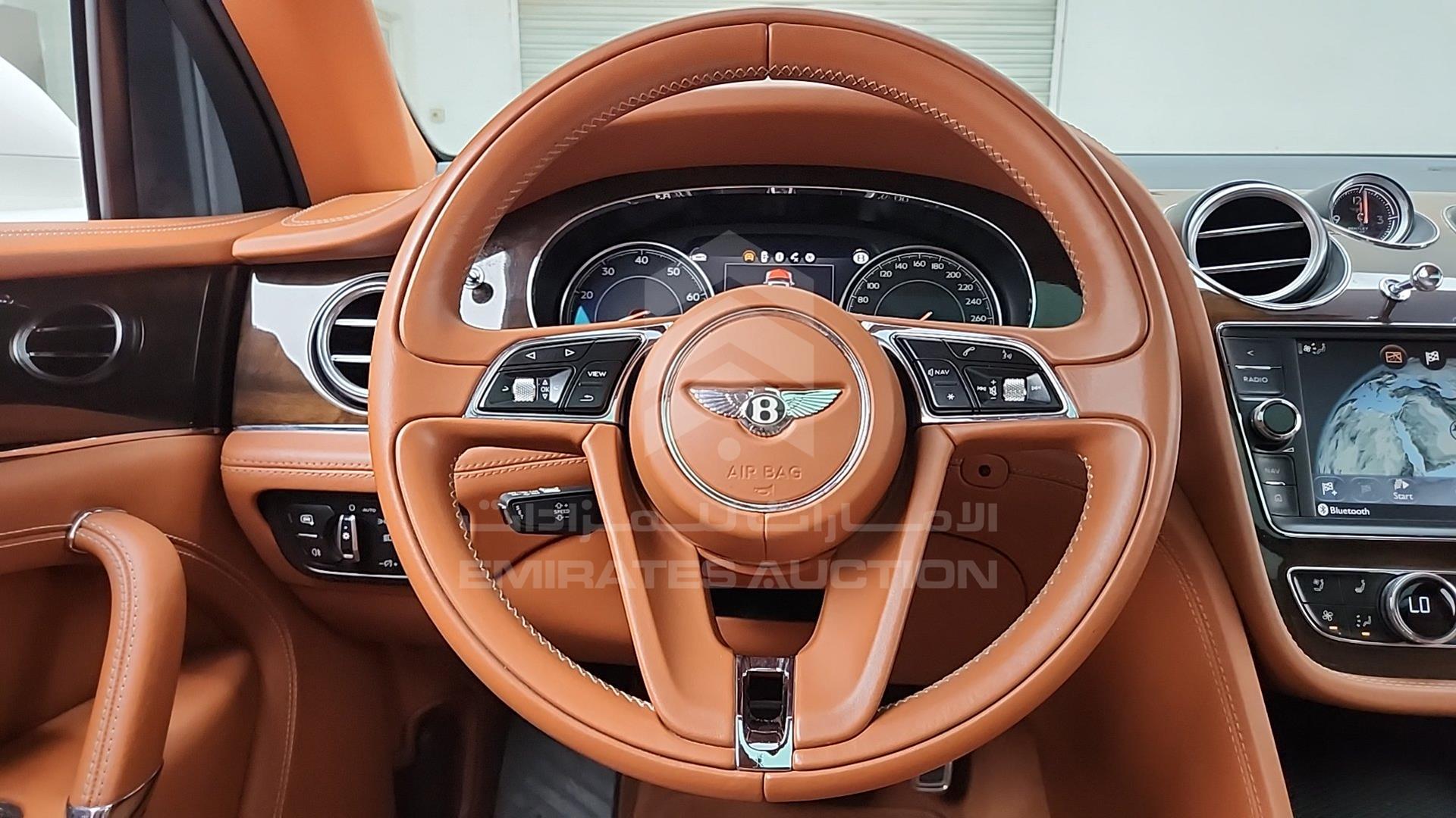 2018 BENTLEY BENTAYGA VIN: SJAAL1ZV5JC022898