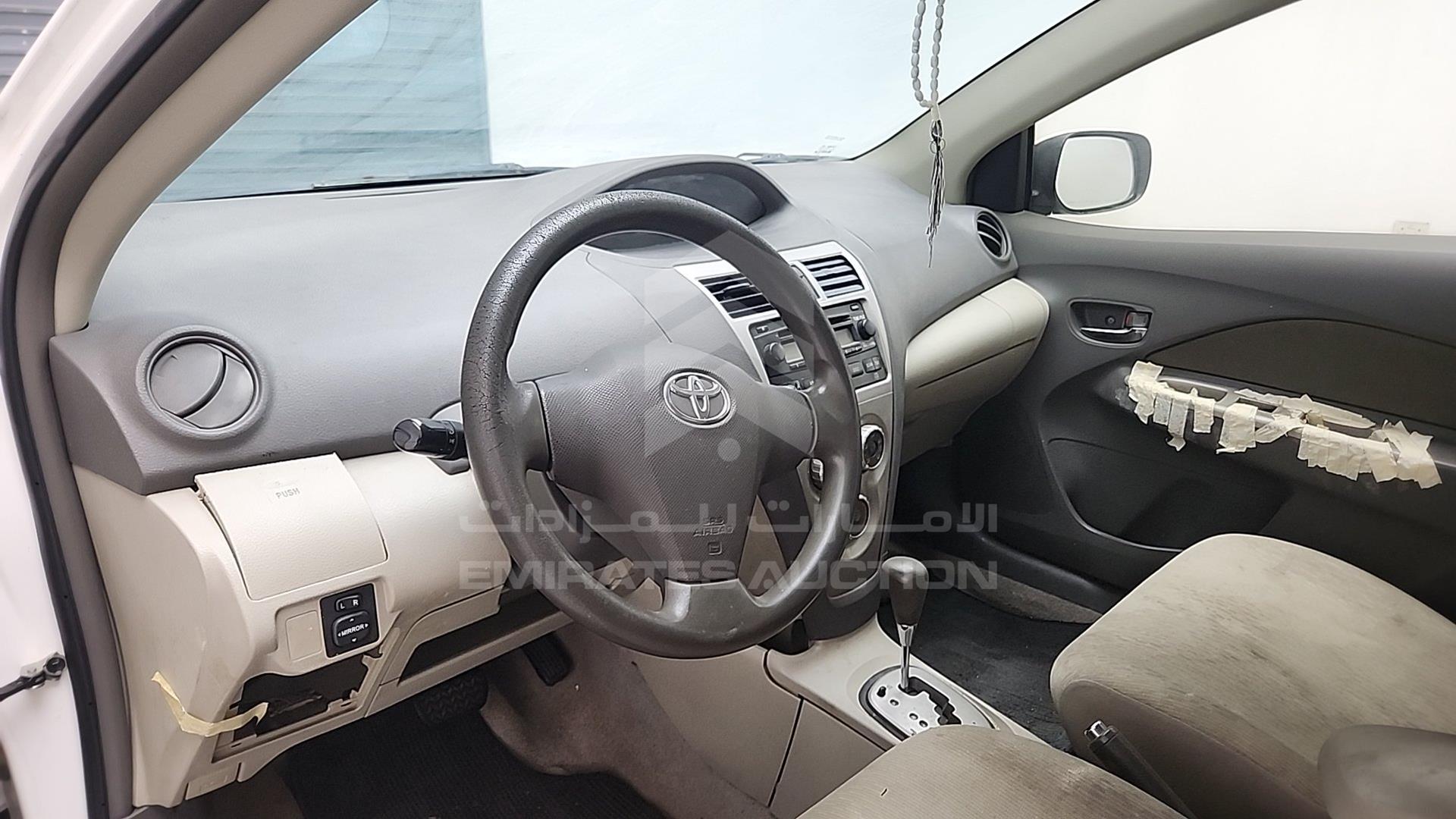 2011 TOYOTA YARIS VIN: JTDBW9231B1207786