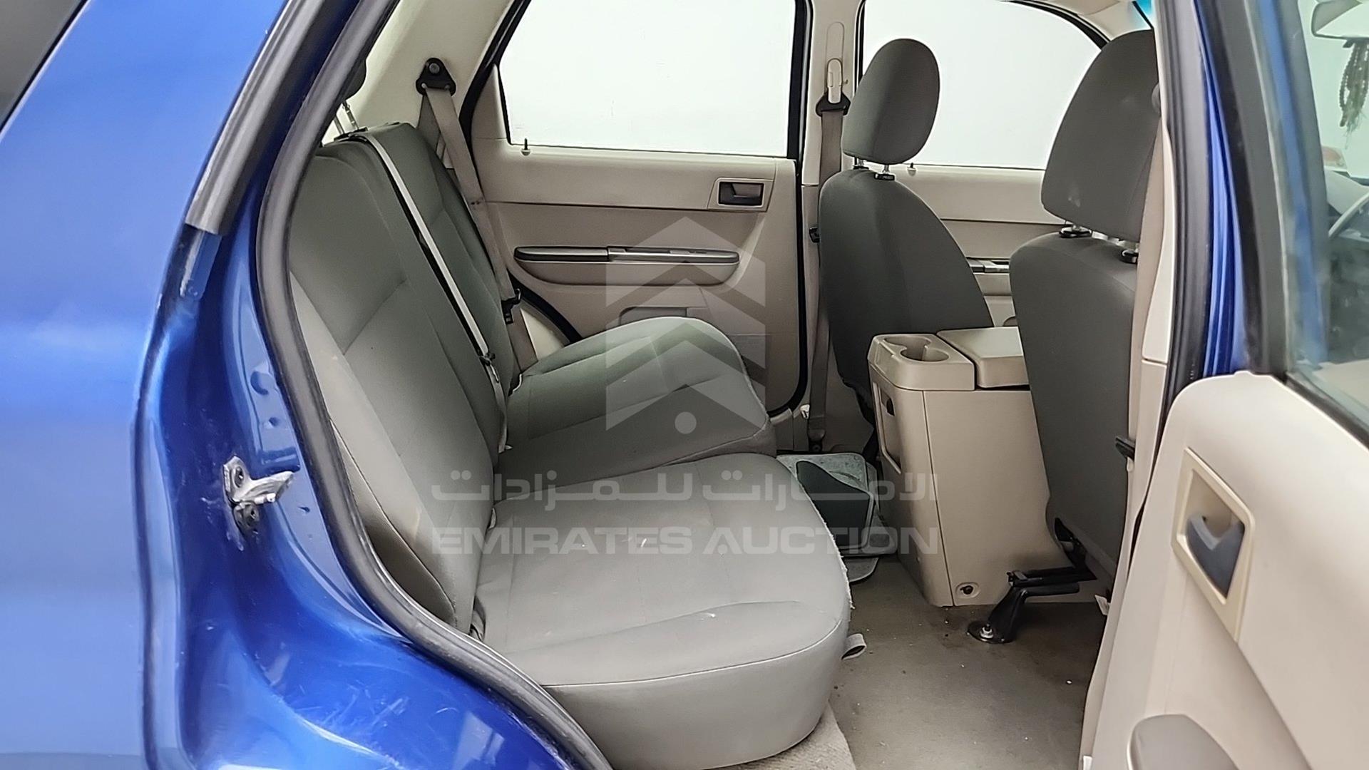 2008 FORD ESCAPE VIN: 1FMCU92198KA49463