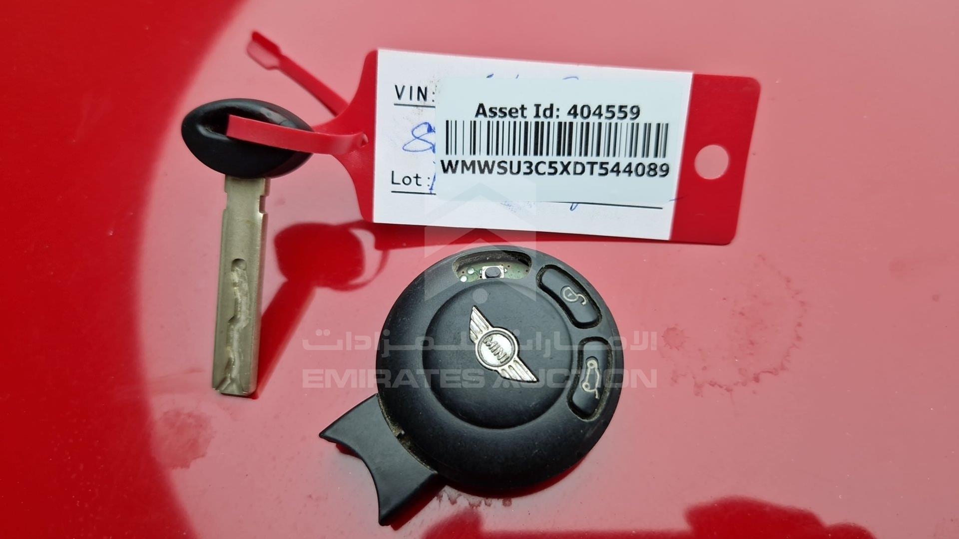 2013 MINI COOPER VIN: WMWSU3C5XDT544089