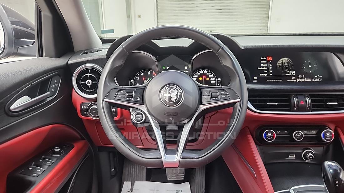2019 Alfa Romeo Stelvio — Steering & Mounted Controls — Photo 16