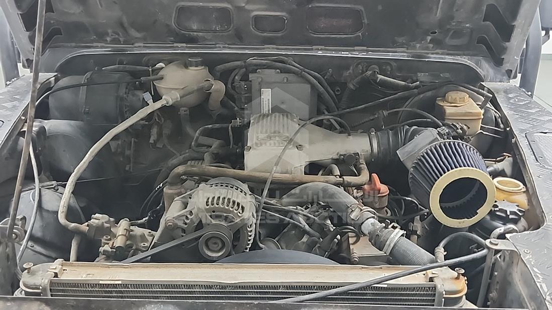 2011 Land Rover Defender — Engine Bay — Photo 27